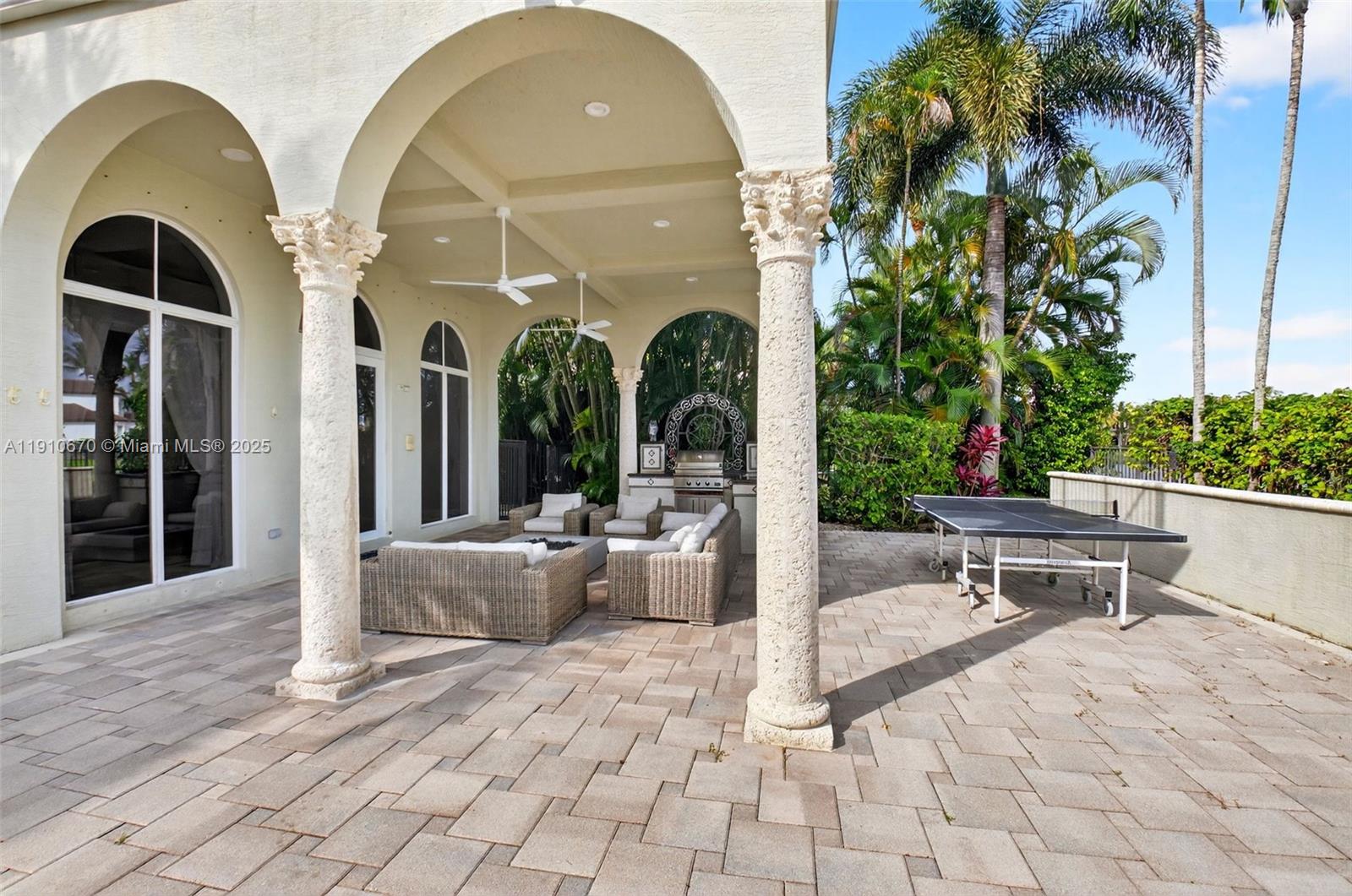 9597 Bridgebrook Dr Unit: -