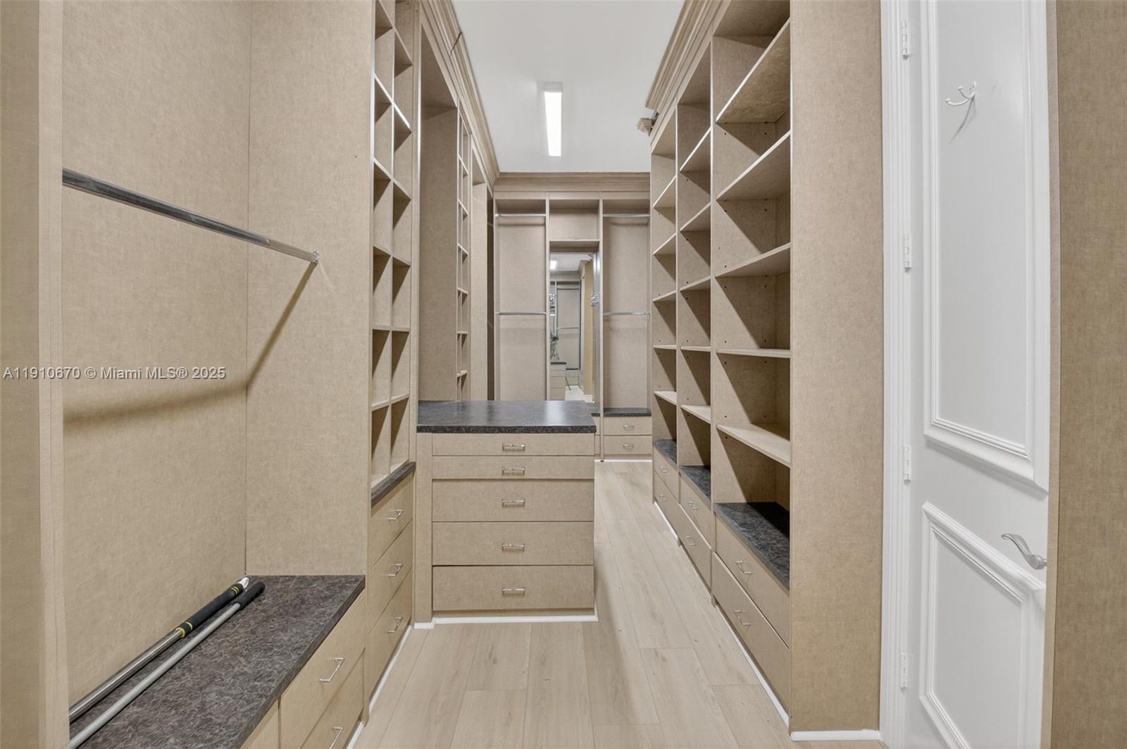 9597 Bridgebrook Dr Unit: -