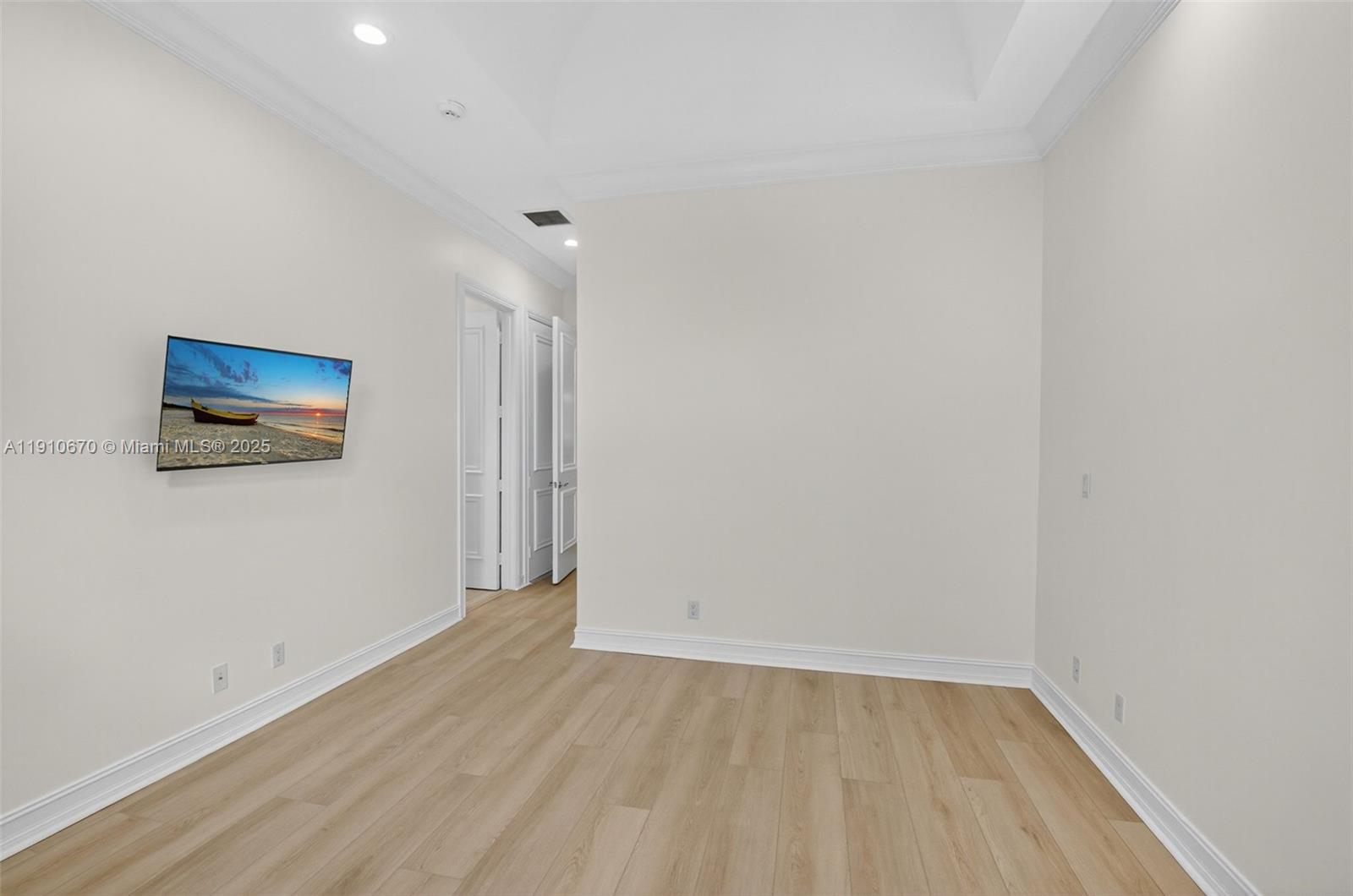 9597 Bridgebrook Dr Unit: -