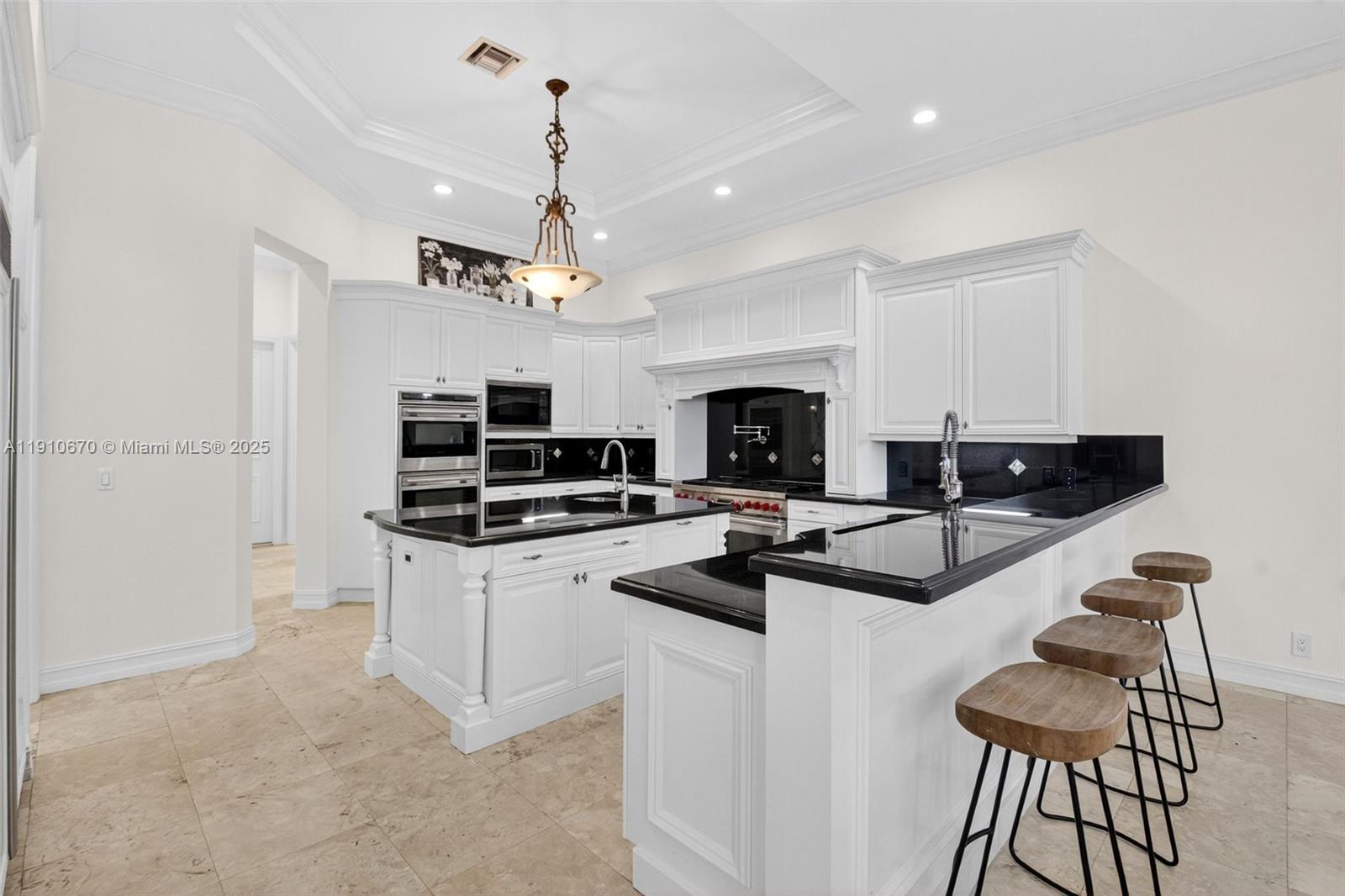 9597 Bridgebrook Dr Unit: -