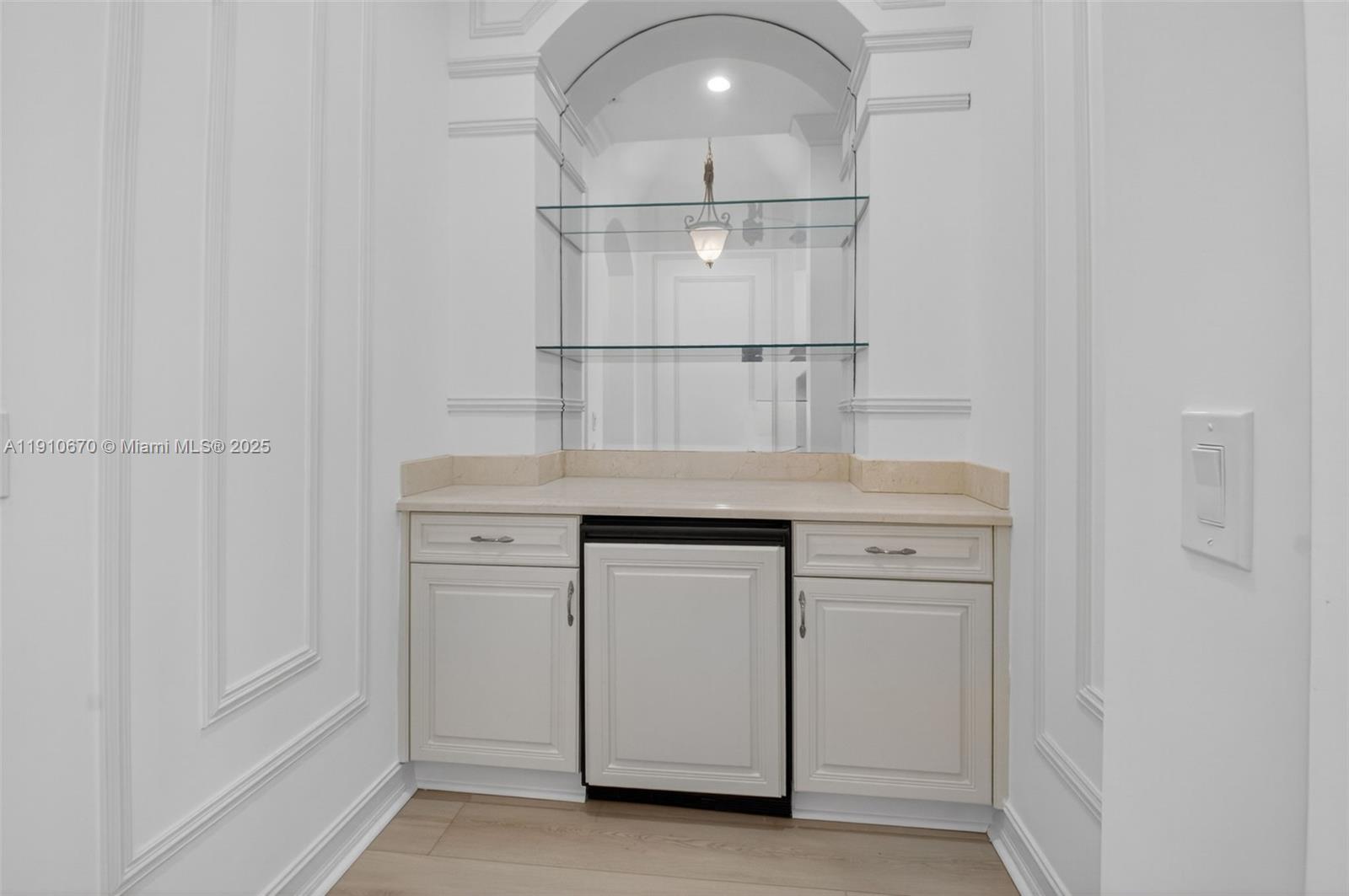 9597 Bridgebrook Dr Unit: -