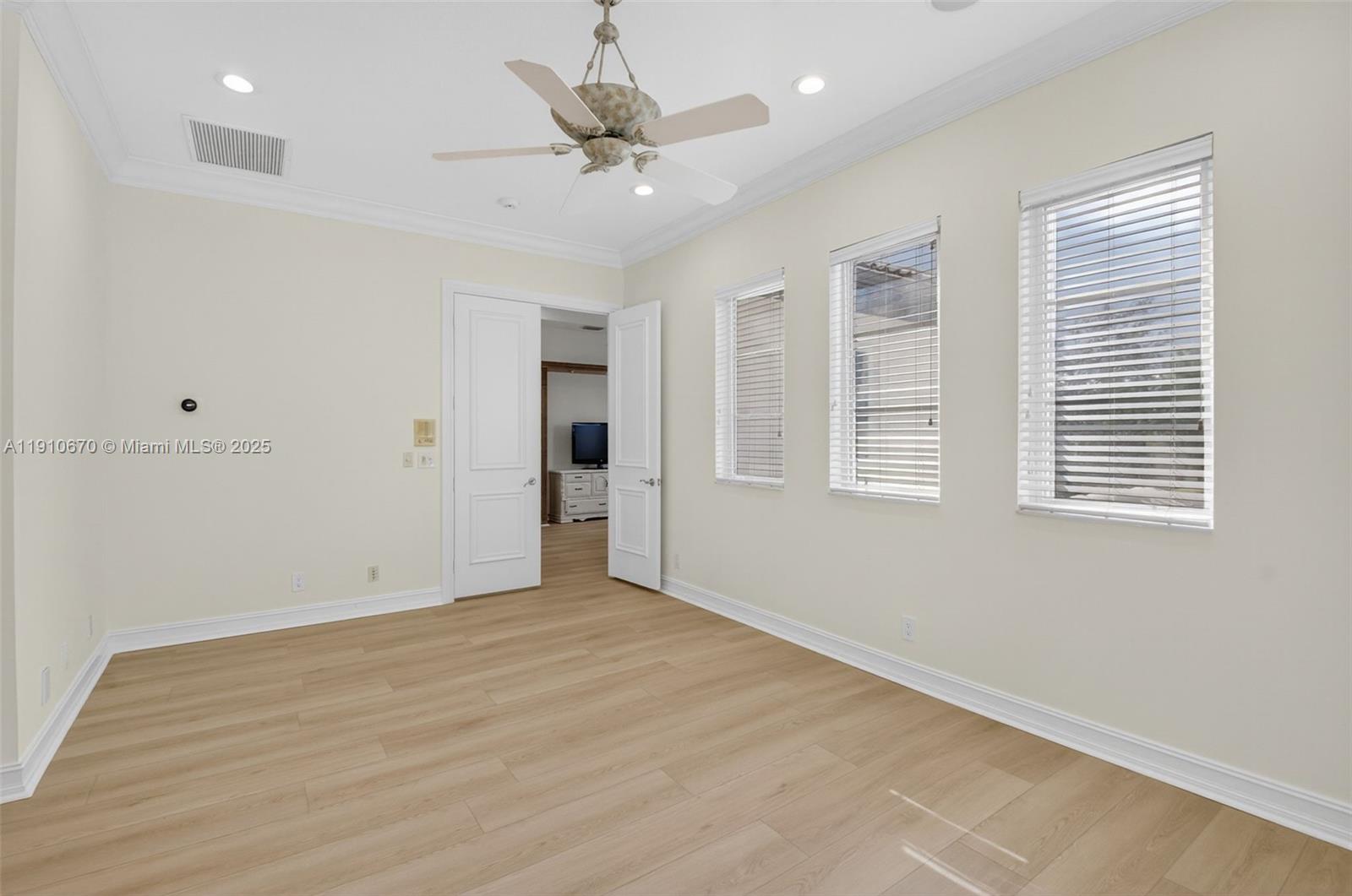 9597 Bridgebrook Dr Unit: -