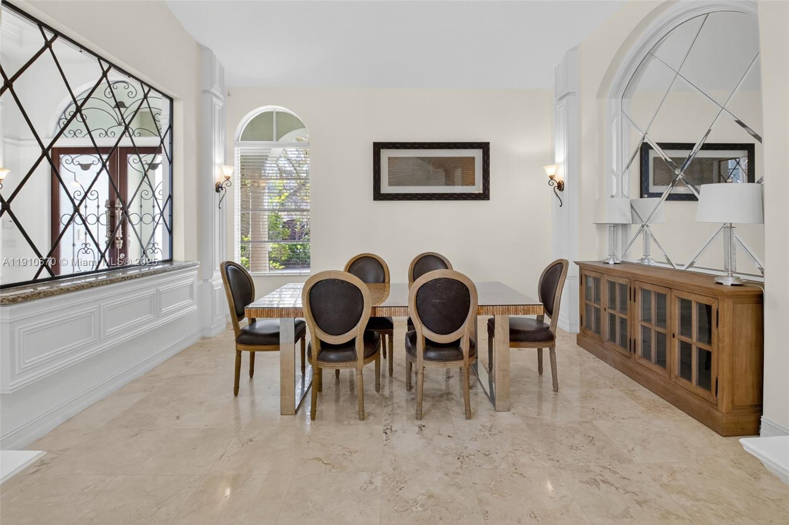 9597 Bridgebrook Dr Unit: -