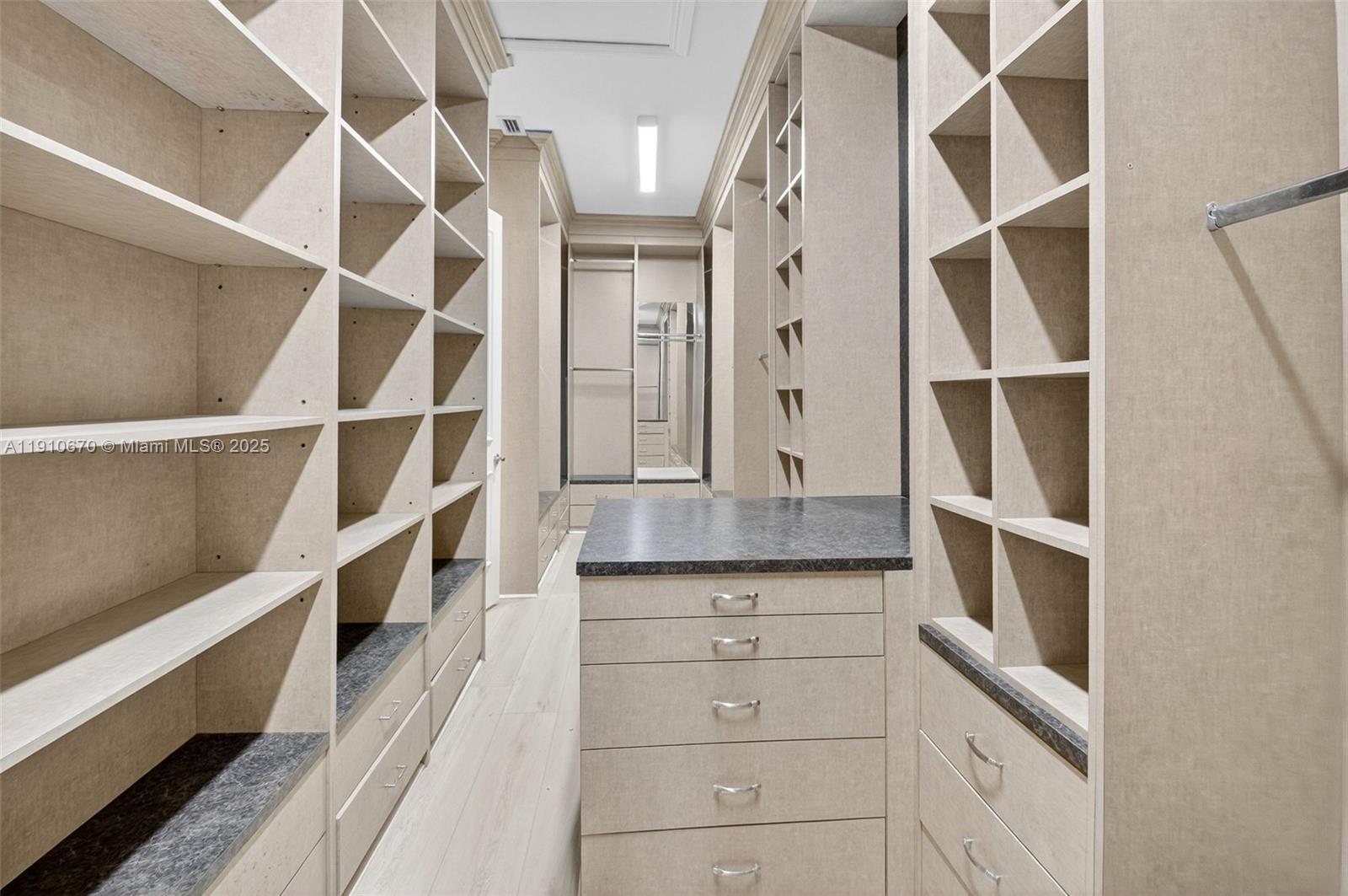 9597 Bridgebrook Dr Unit: -