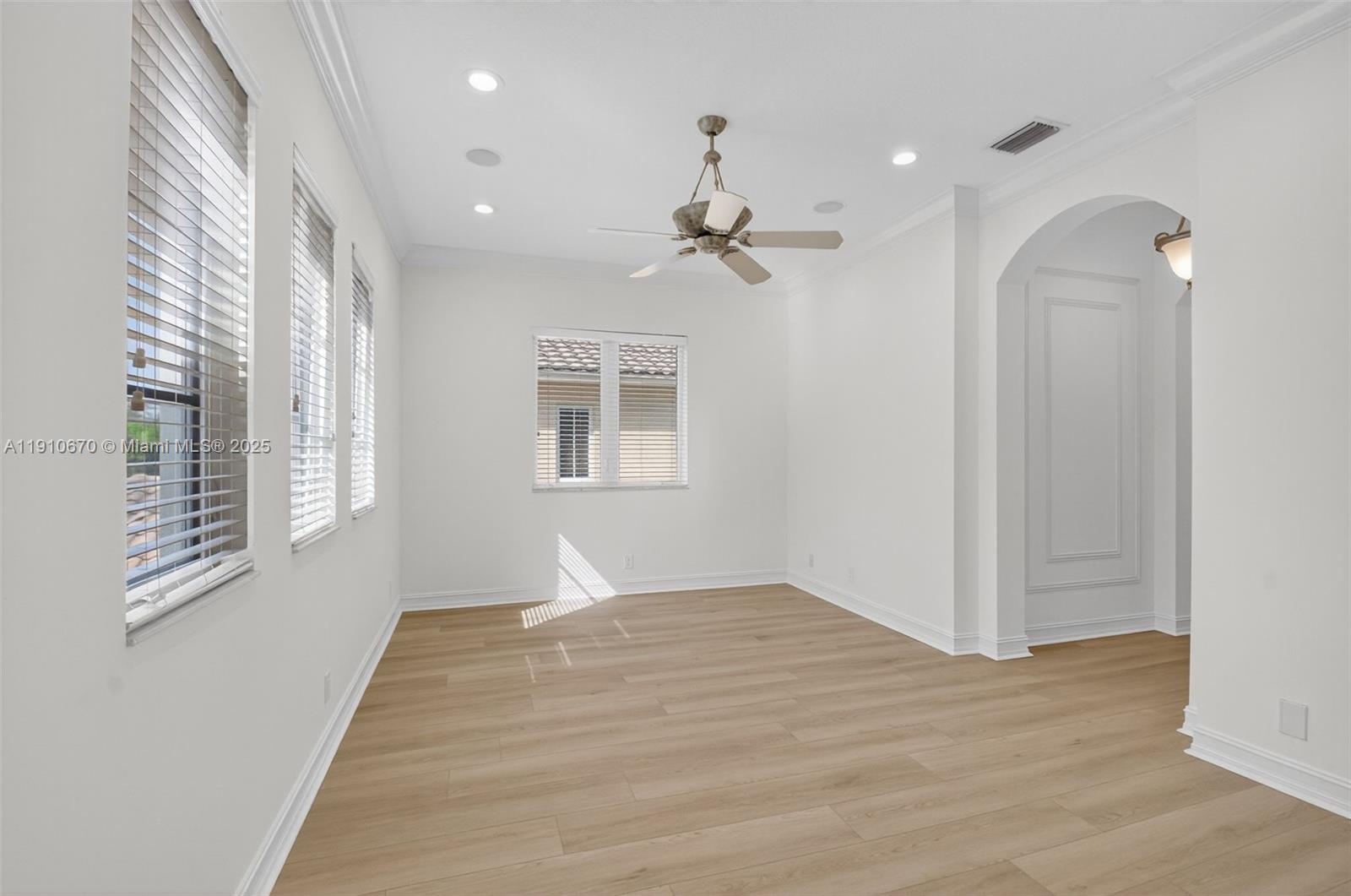 9597 Bridgebrook Dr Unit: -