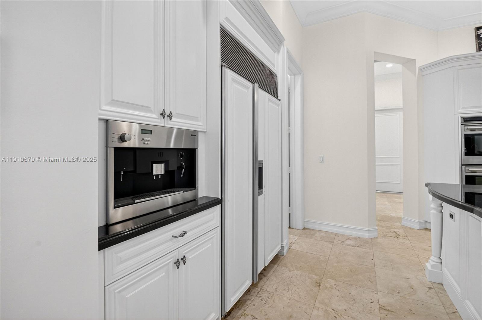 9597 Bridgebrook Dr Unit: -