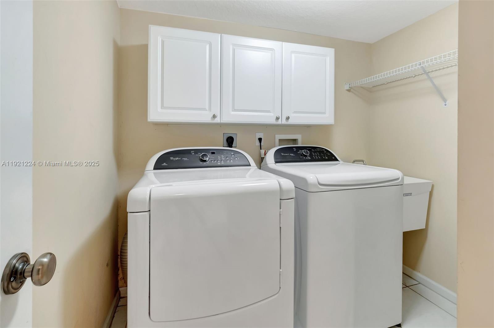 12565 Imperial Isle Dr # 204