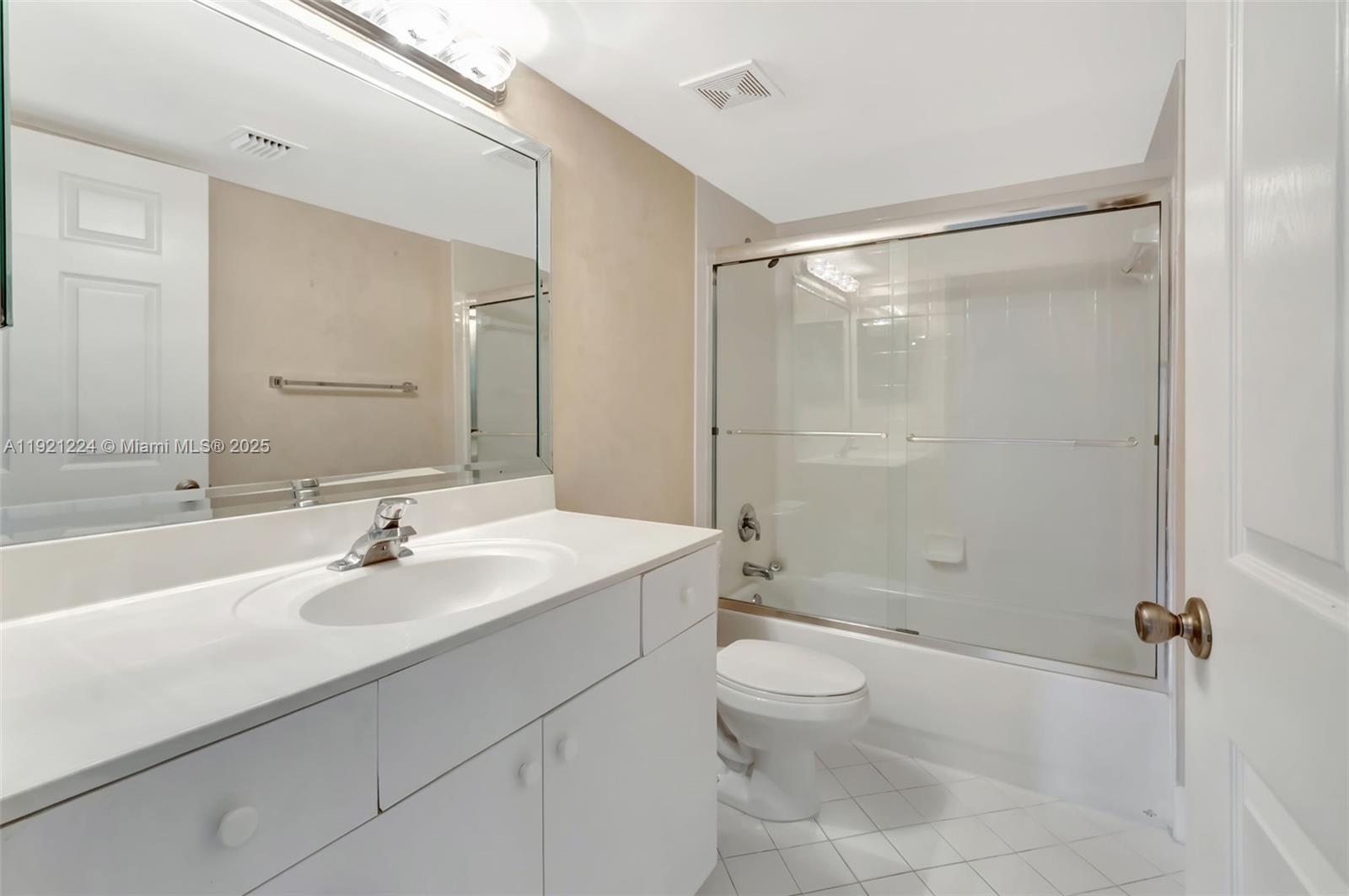 12565 Imperial Isle Dr # 204