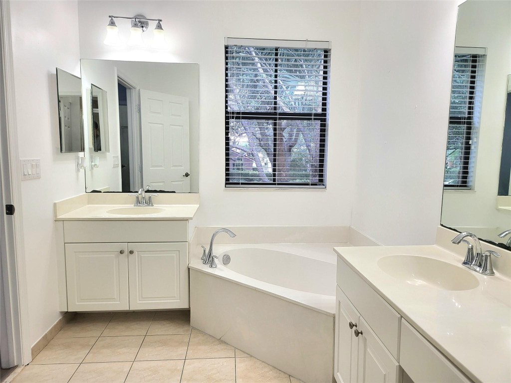 6071 Grand Cypress Cir