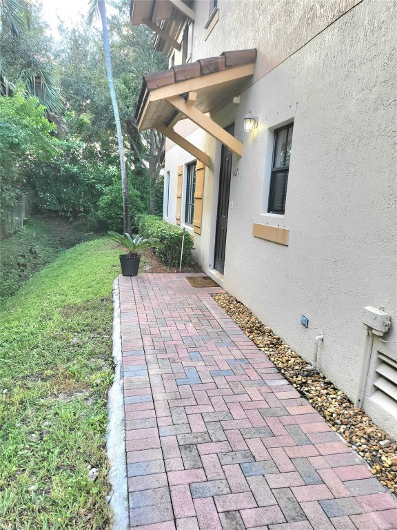 6071 Grand Cypress Cir