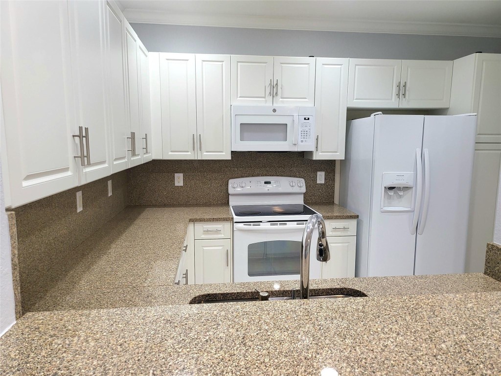 6071 Grand Cypress Cir