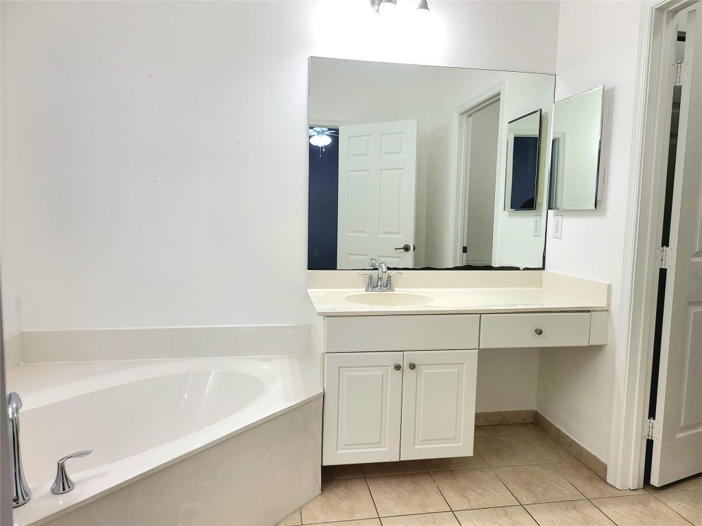 6071 Grand Cypress Cir