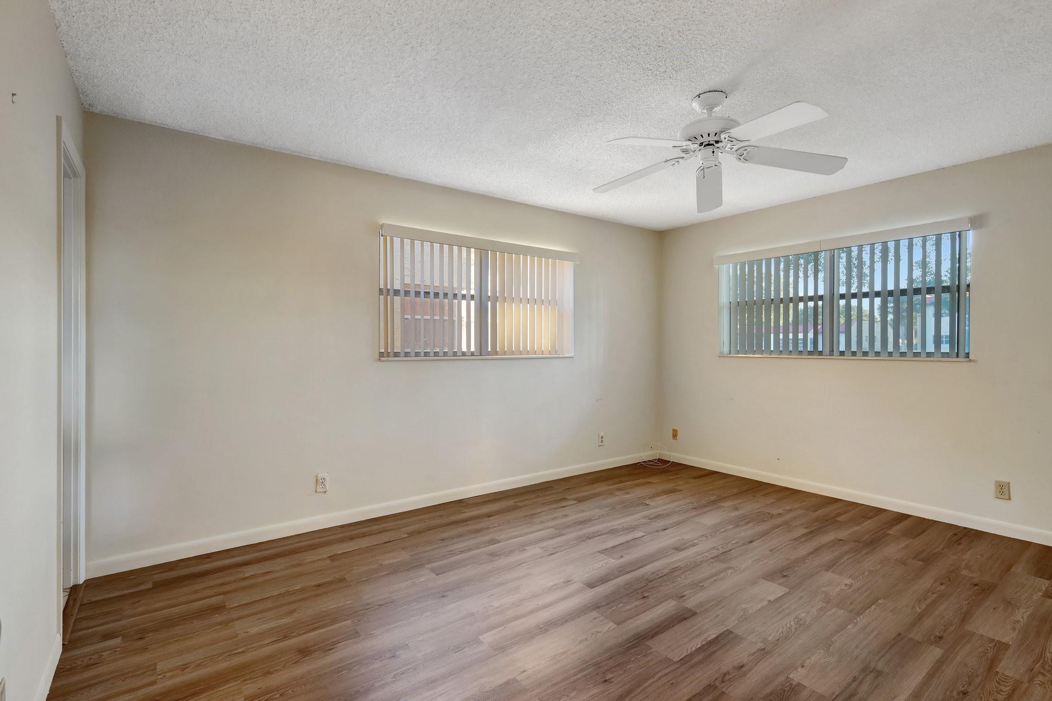 204 Lake Helen Dr 204