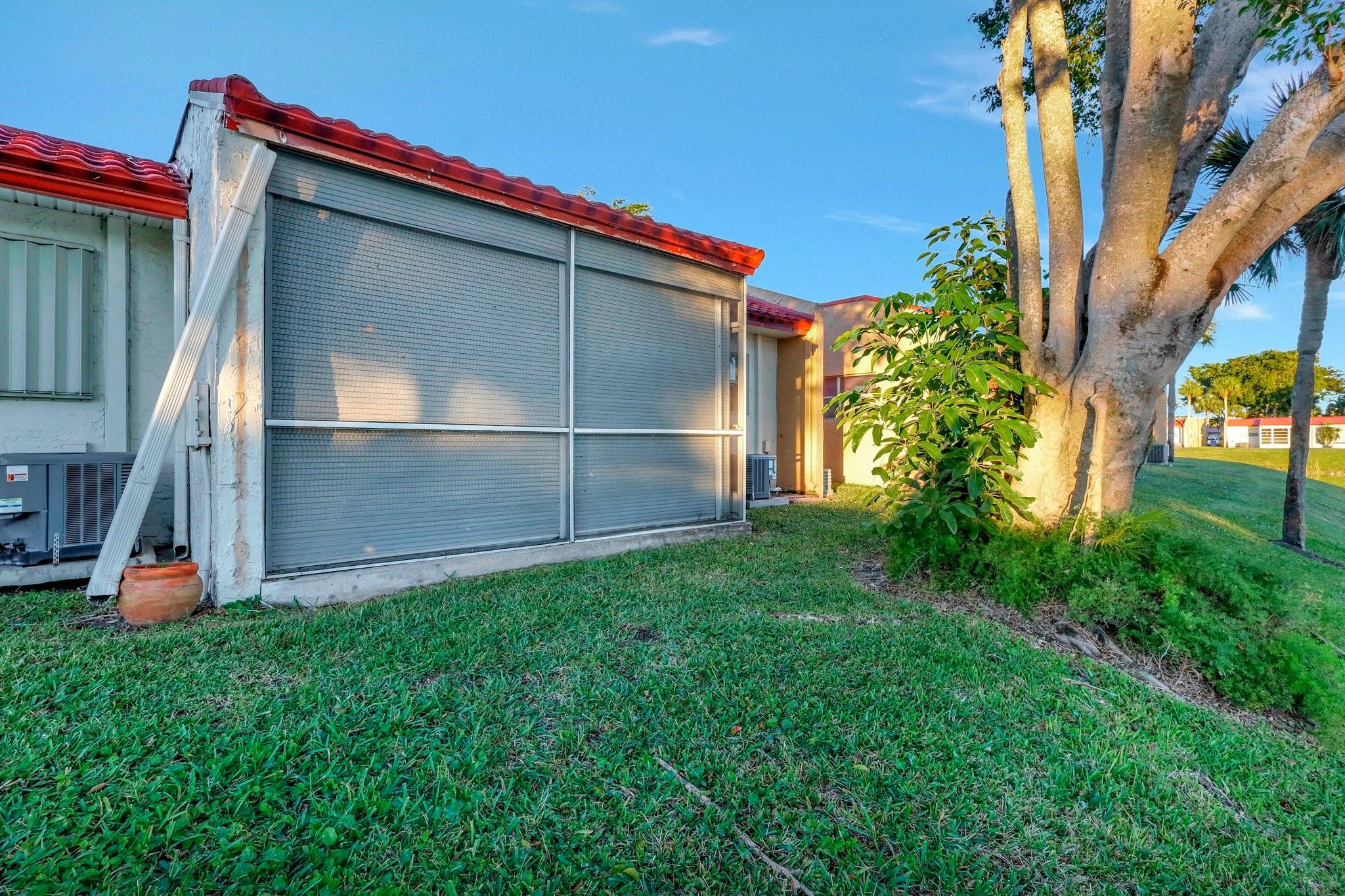 204 Lake Helen Dr 204