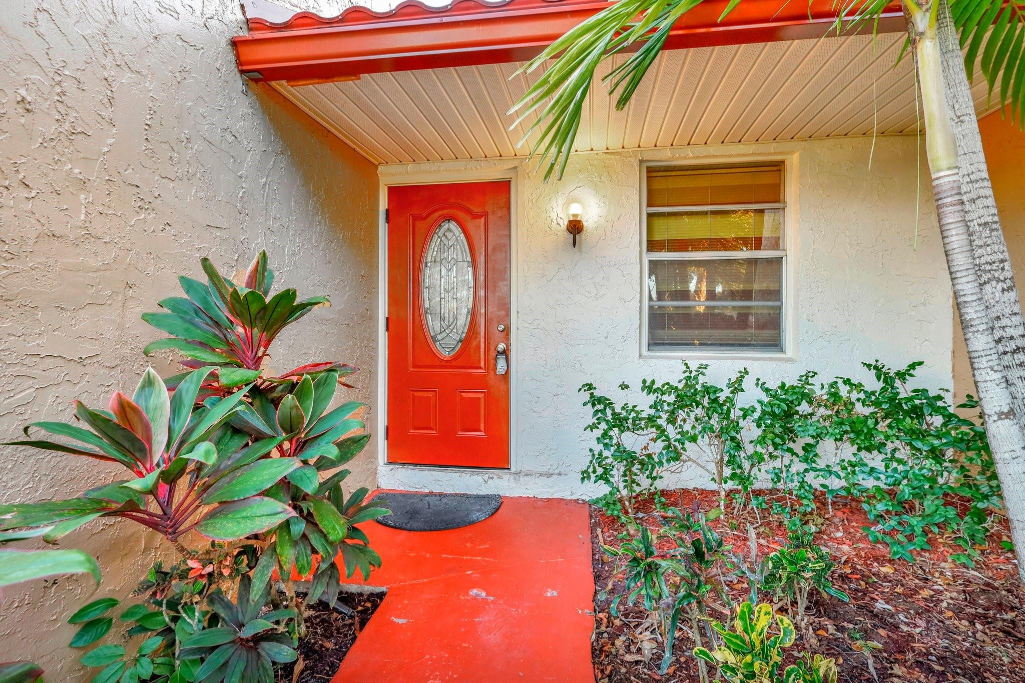 204 Lake Helen Dr 204