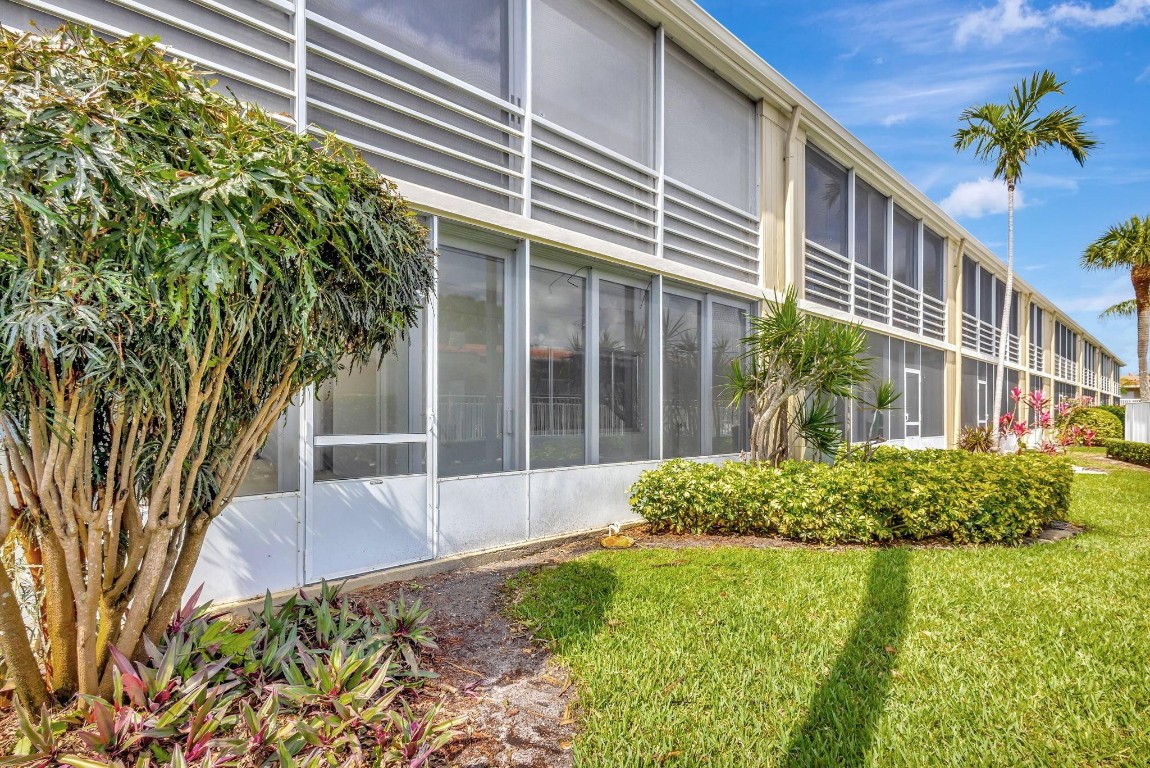 419 US Highway 1 108