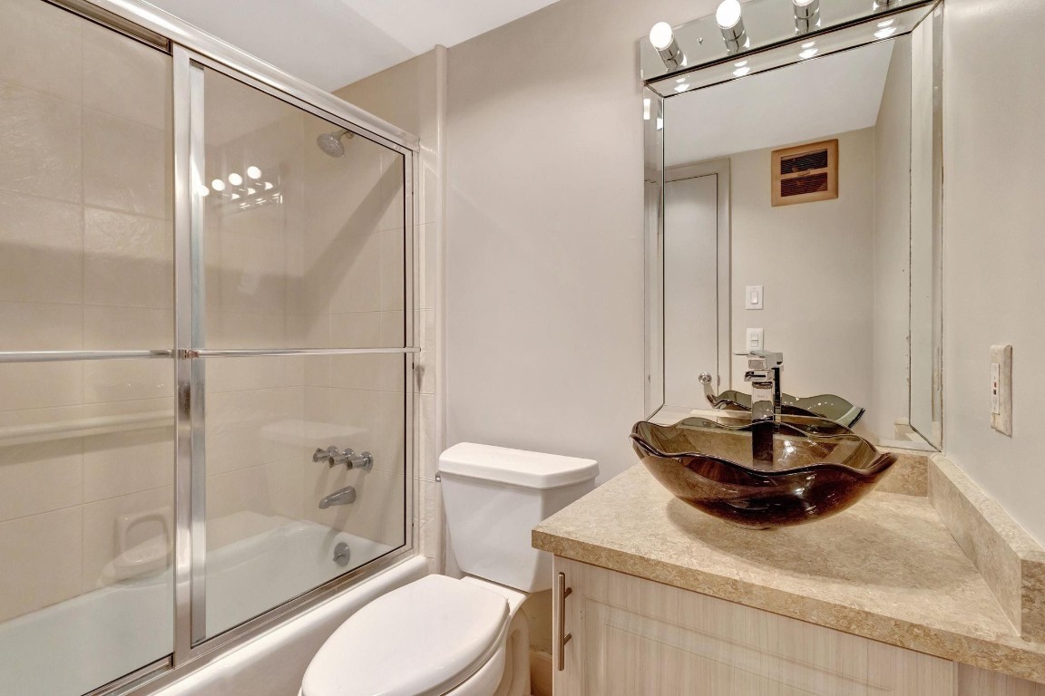 419 US Highway 1 108