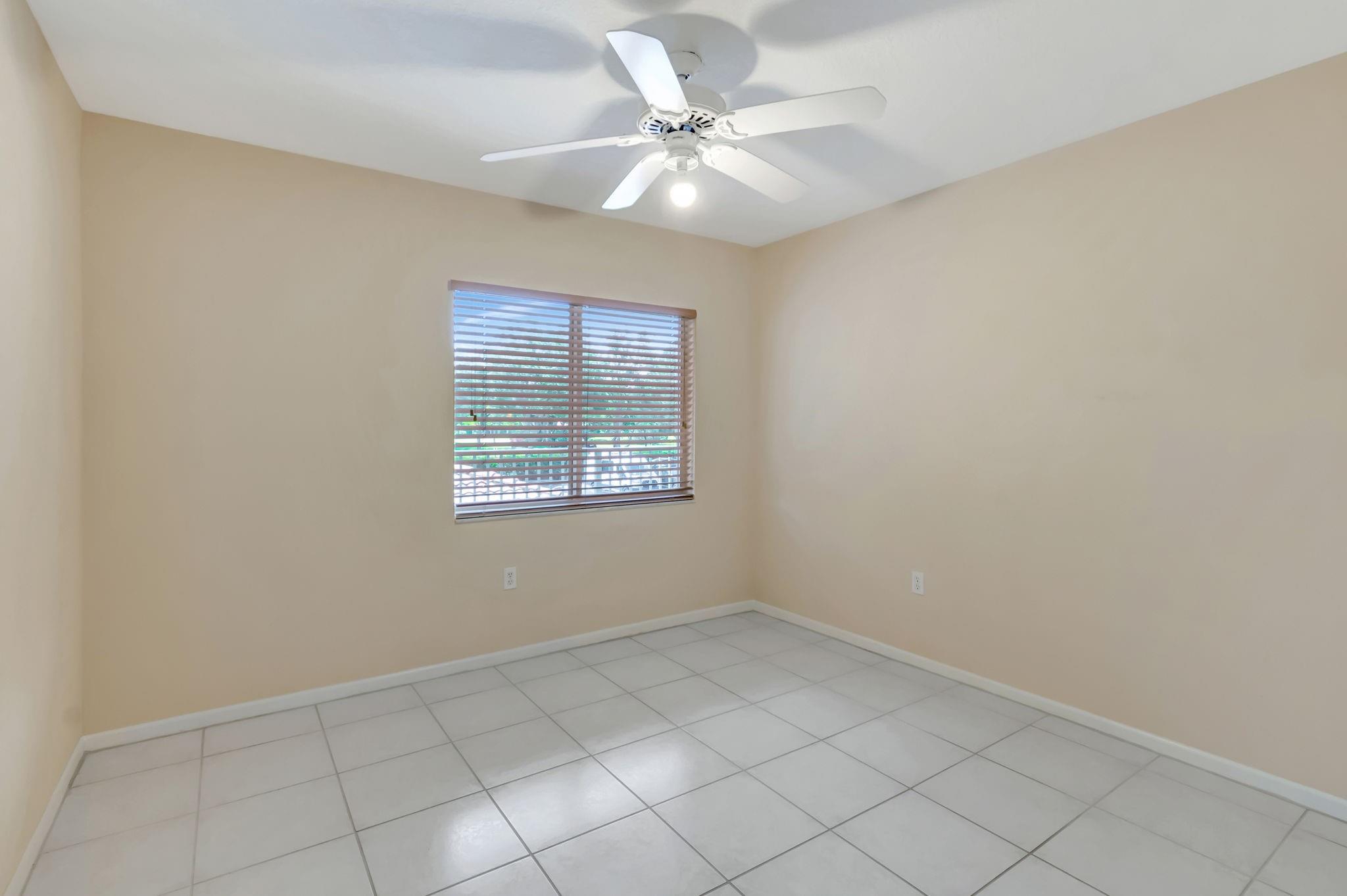 12565 Imperial Isle Dr 204