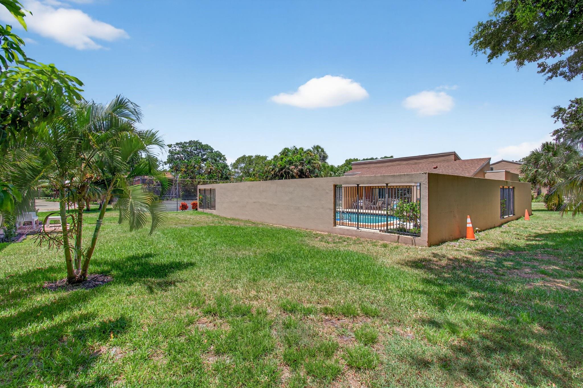 1089 NW 13th St 1