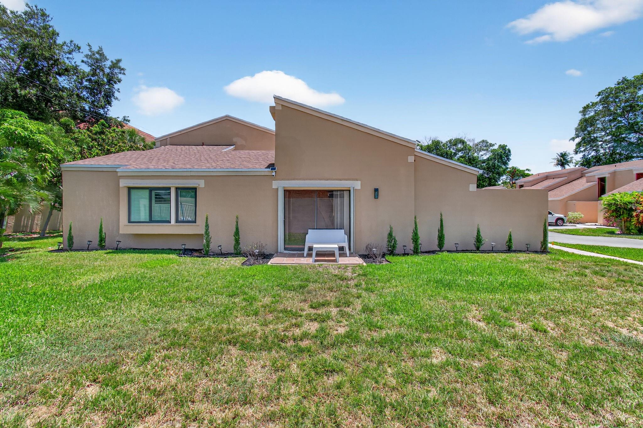 1089 NW 13th St 1