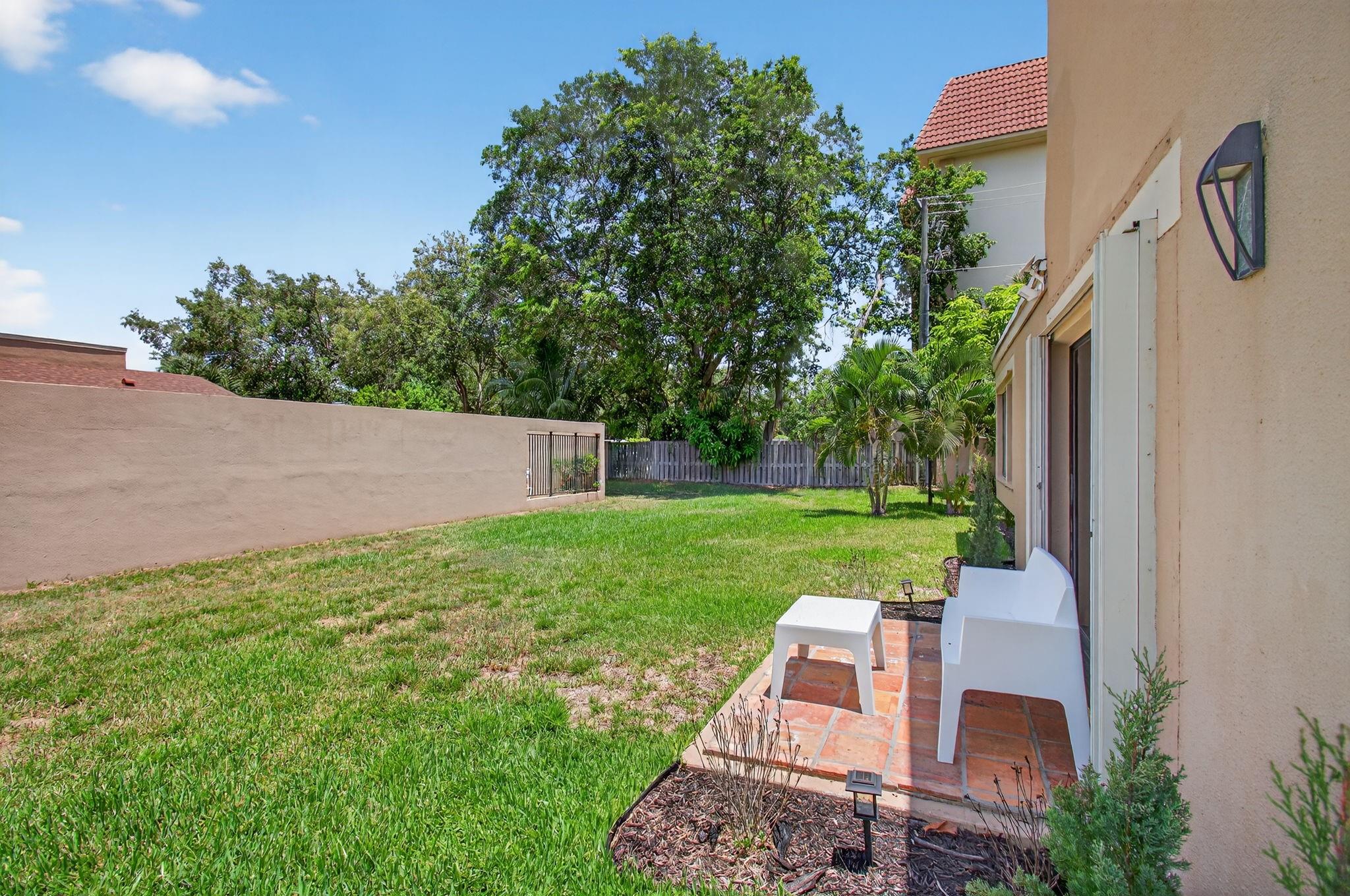 1089 NW 13th St 1