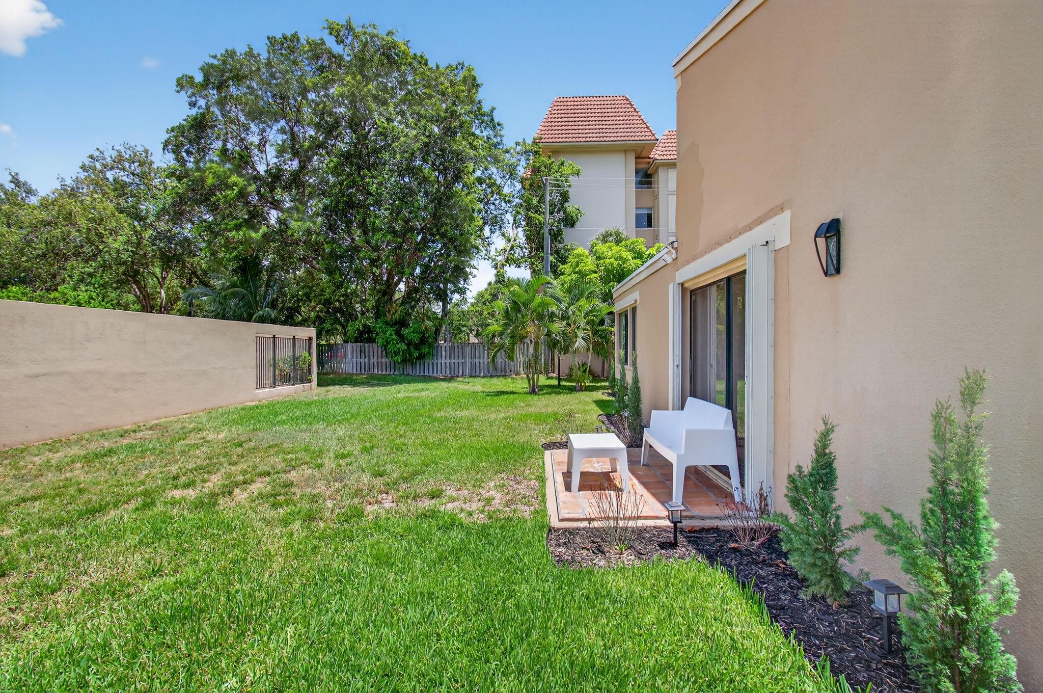 1089 NW 13th St 1