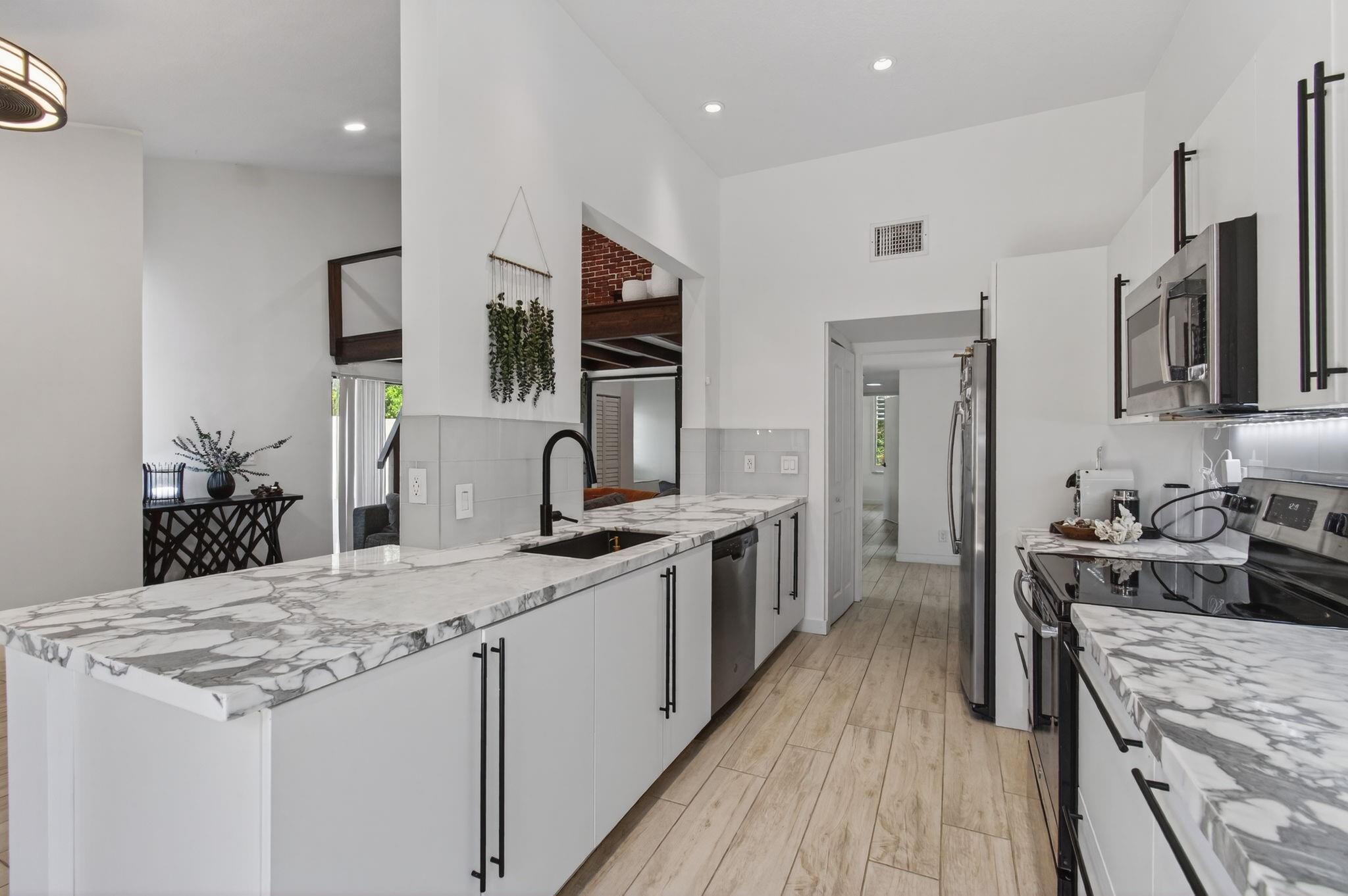 1089 NW 13th St 1