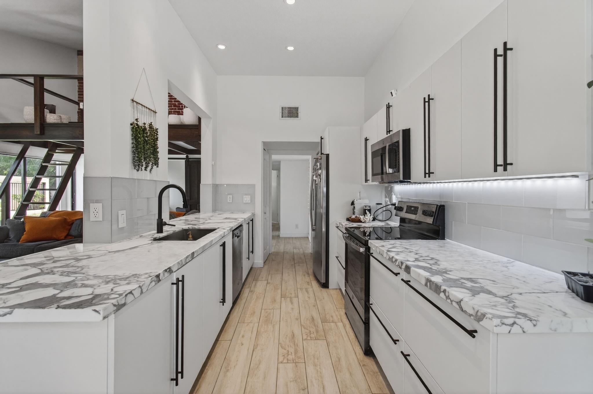 1089 NW 13th St 1