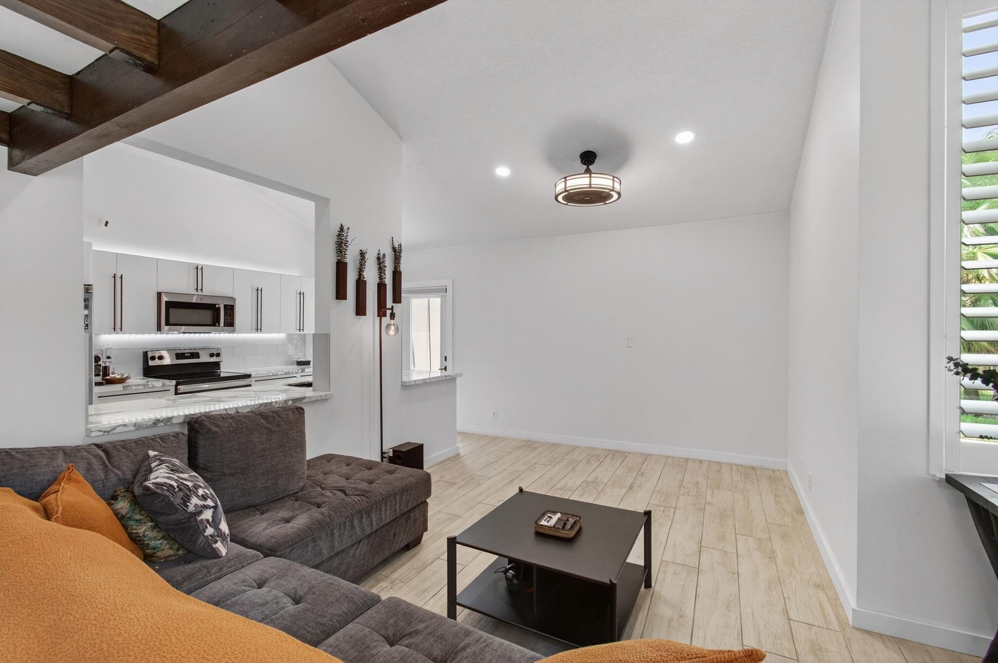 1089 NW 13th St 1