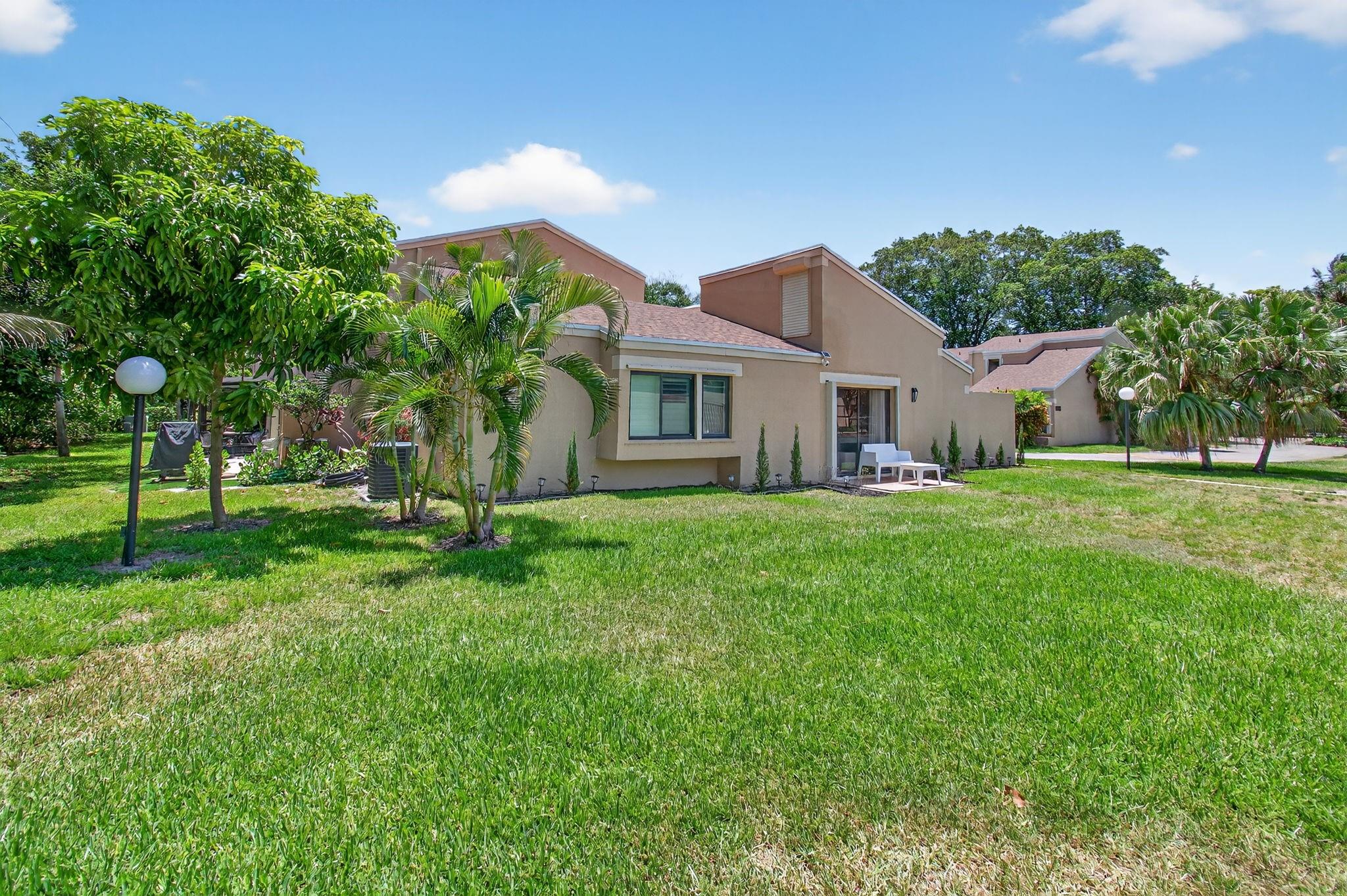 1089 NW 13th St 1