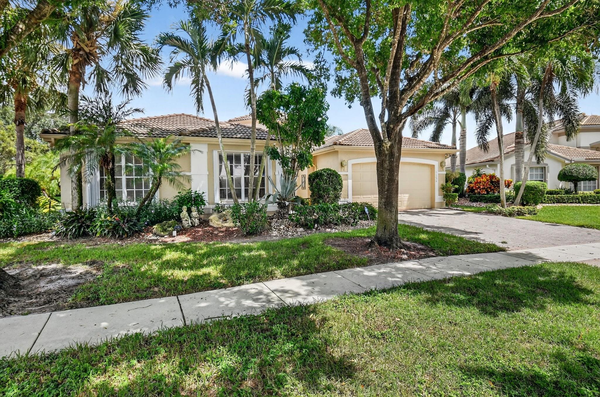 11298 Barca Blvd
