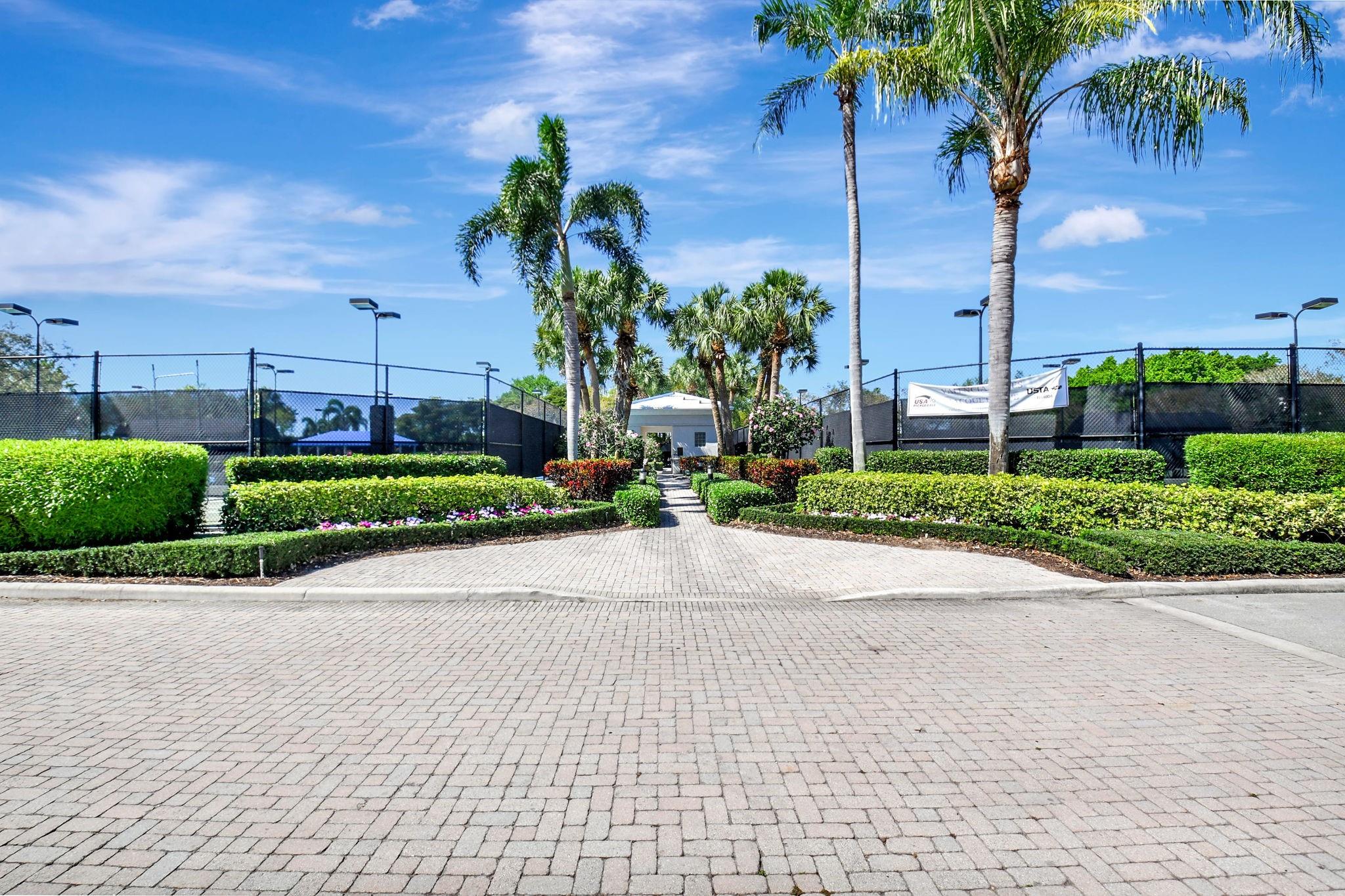 11298 Barca Blvd