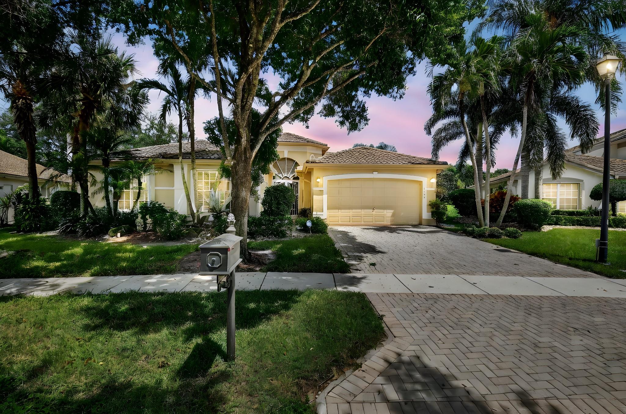 11298 Barca Blvd