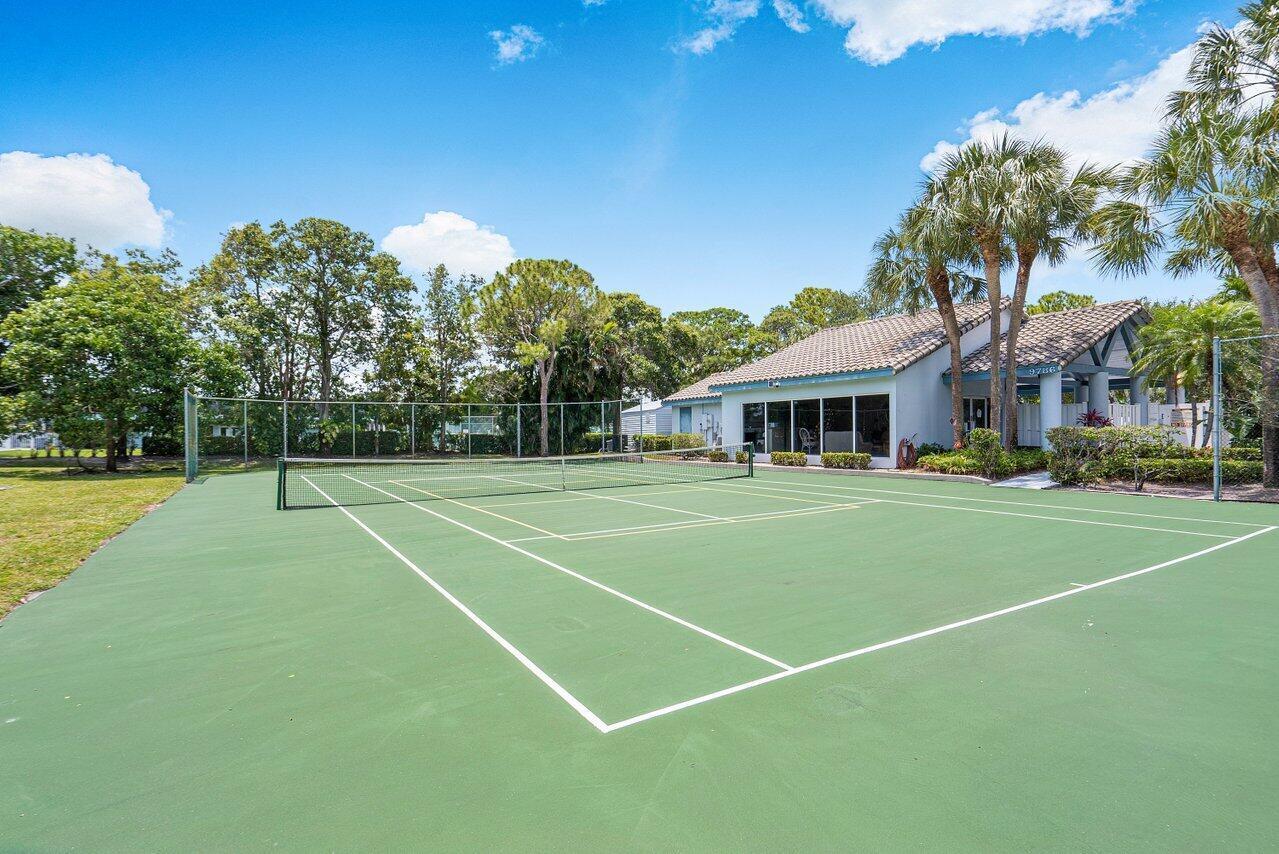 9754 Nickels Blvd 206