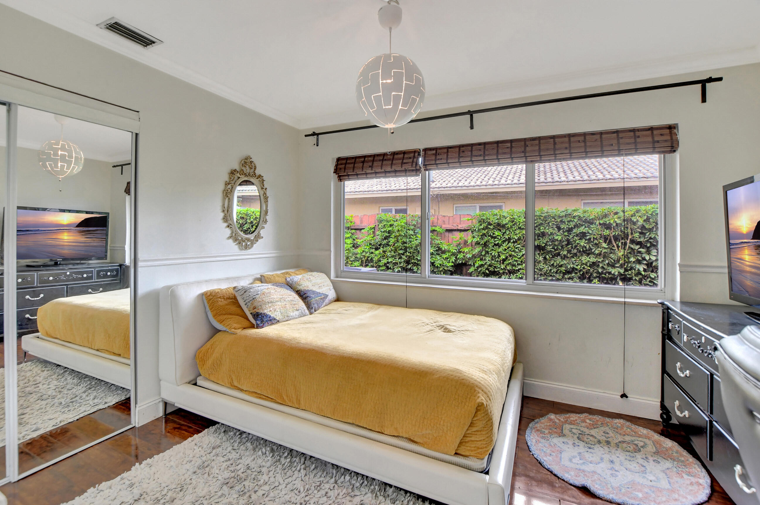 1100 SW 12th Terrace