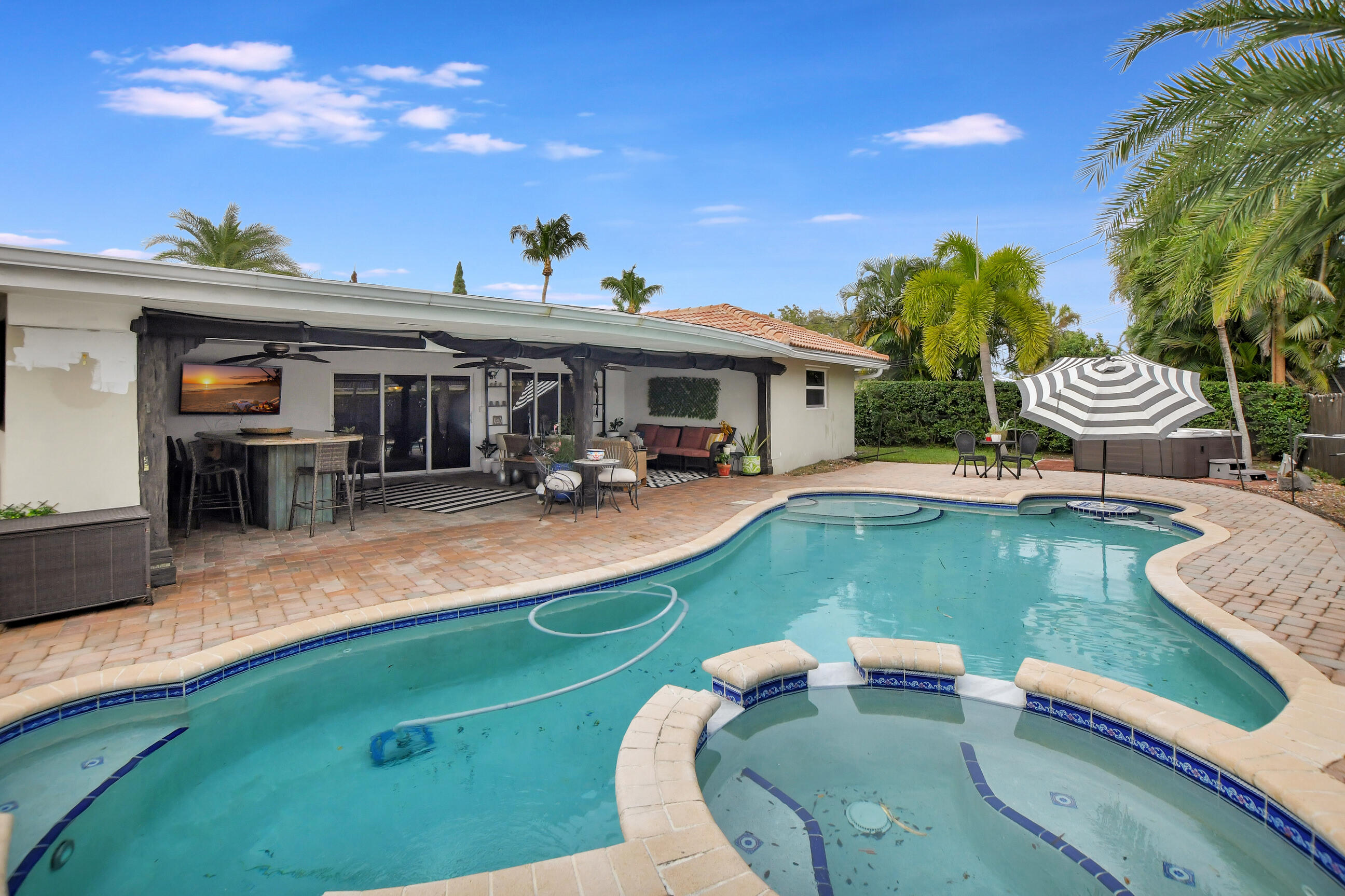 1100 SW 12th Terrace