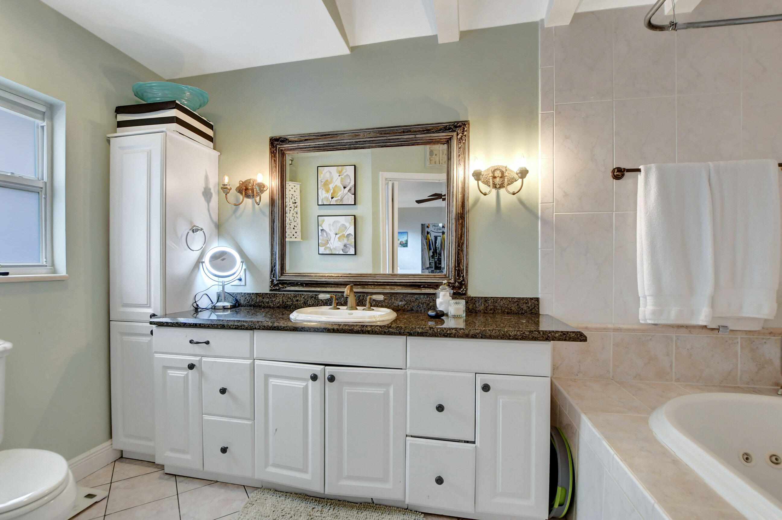 1100 SW 12th Terrace