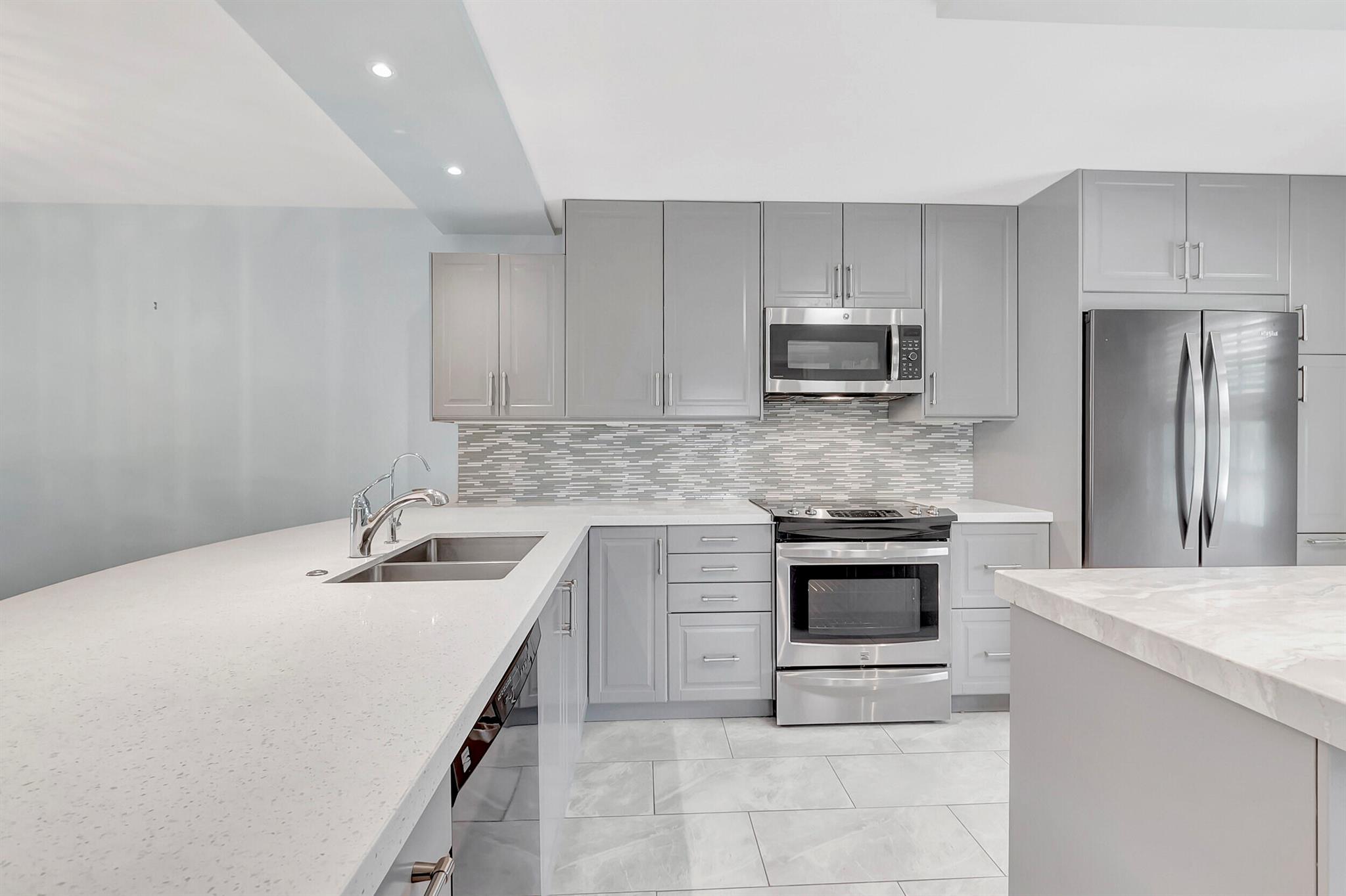 3000 Florida Boulevard 206-D