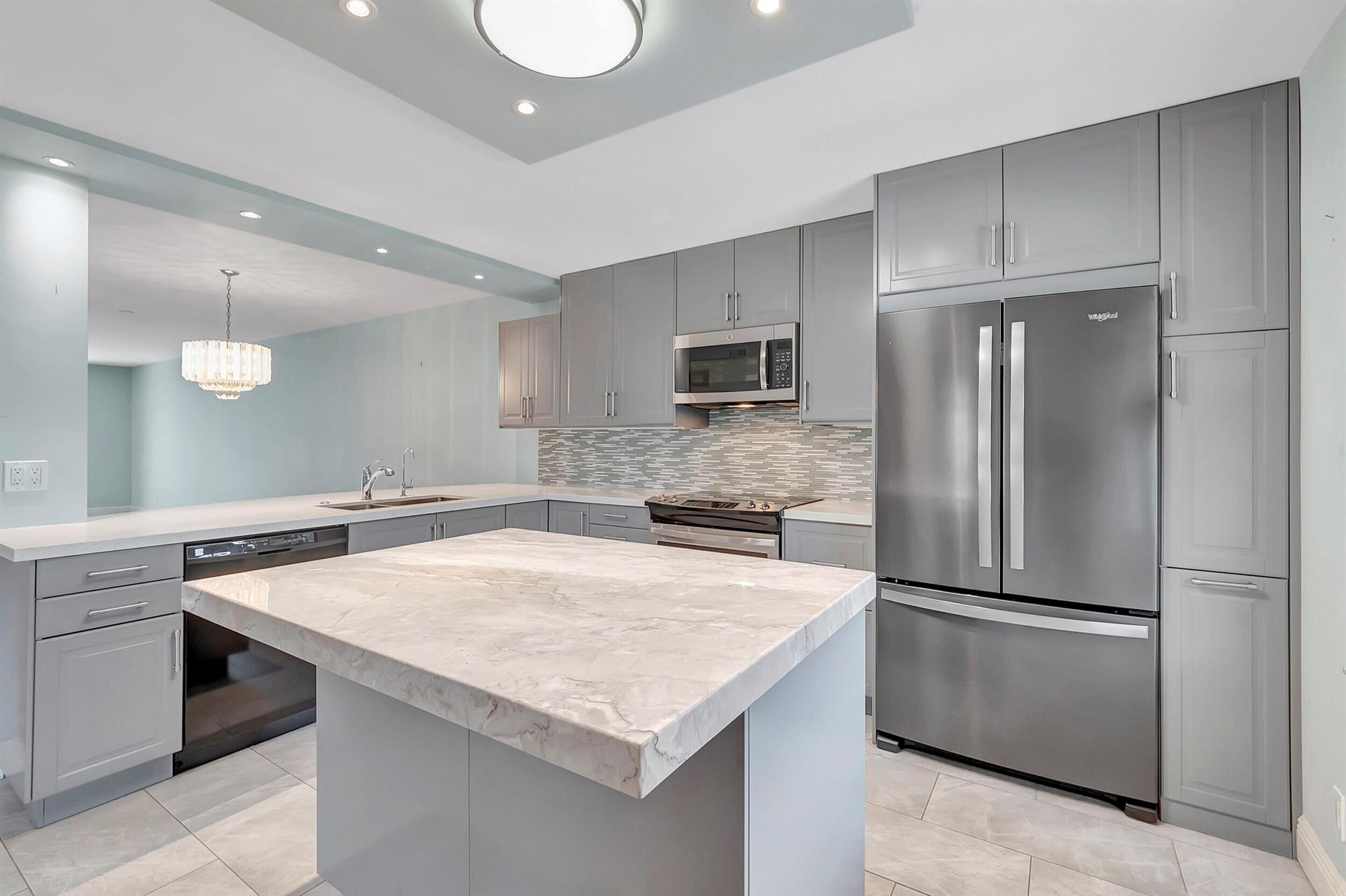 3000 Florida Boulevard 206-D