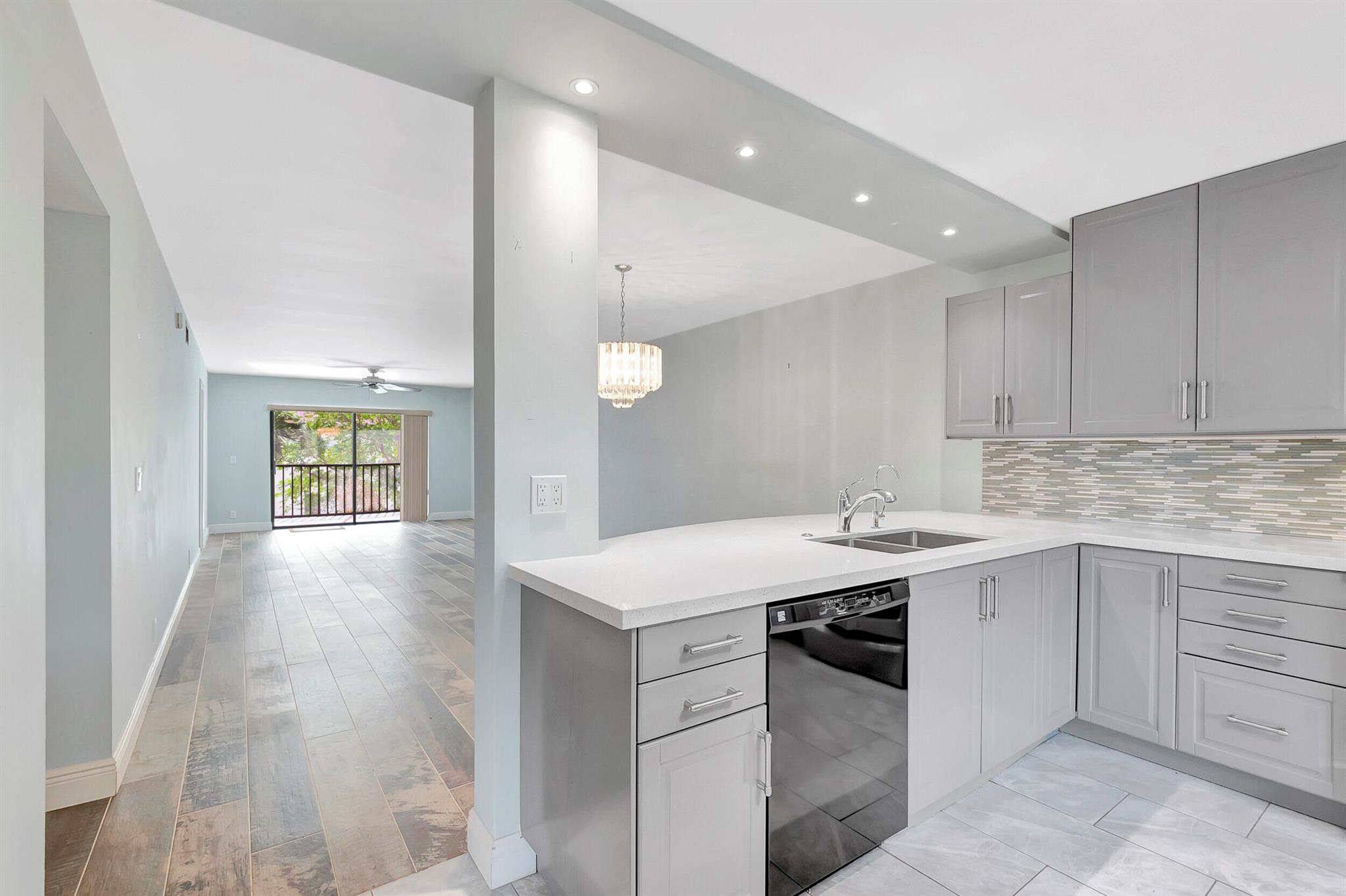 3000 Florida Boulevard 206-D