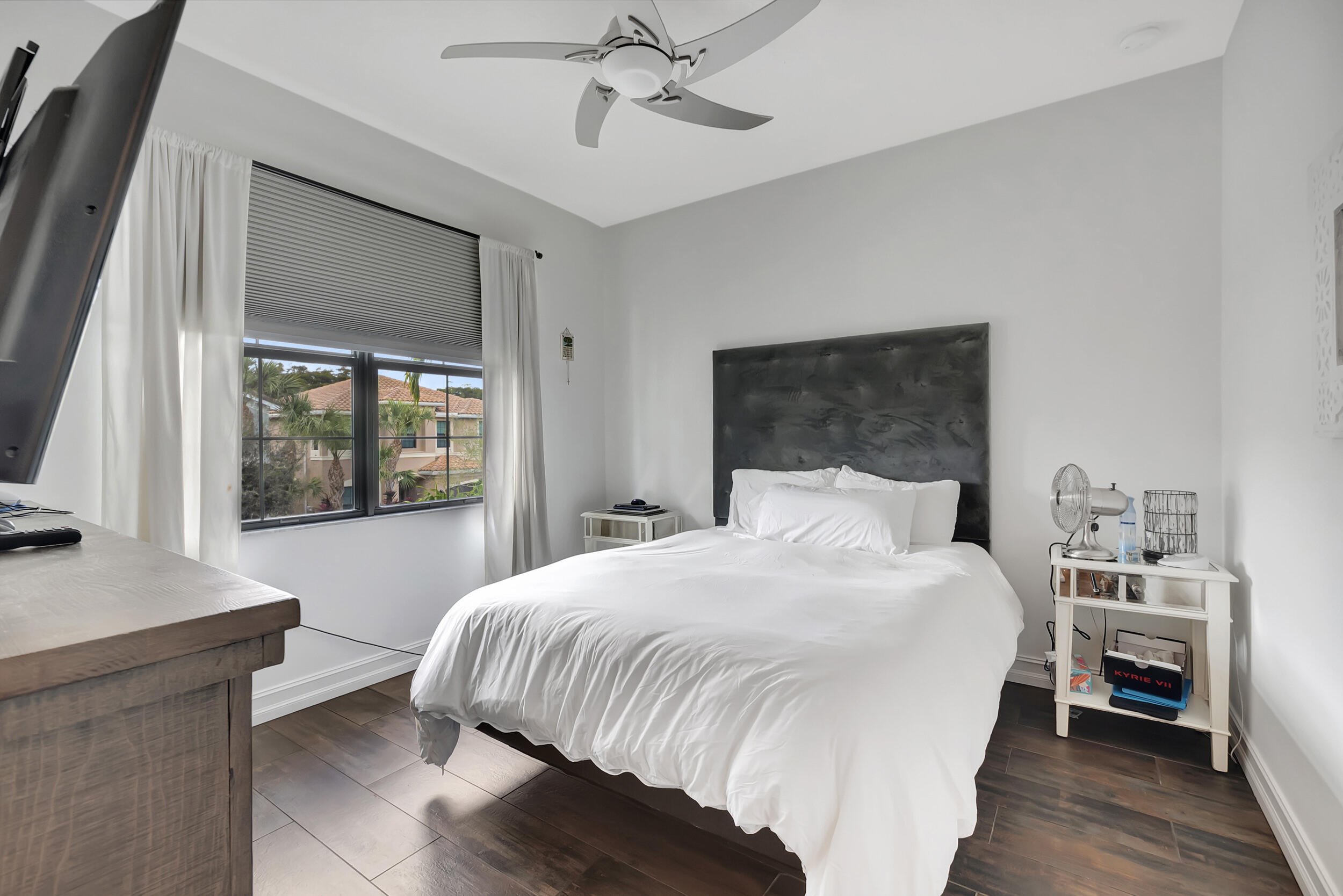 13810 Moss Agate Avenue