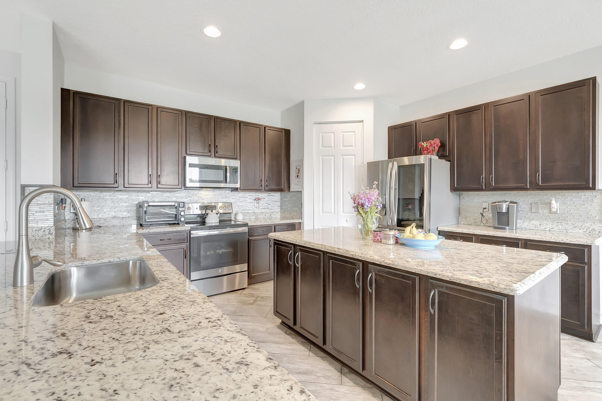 13810 Moss Agate Avenue