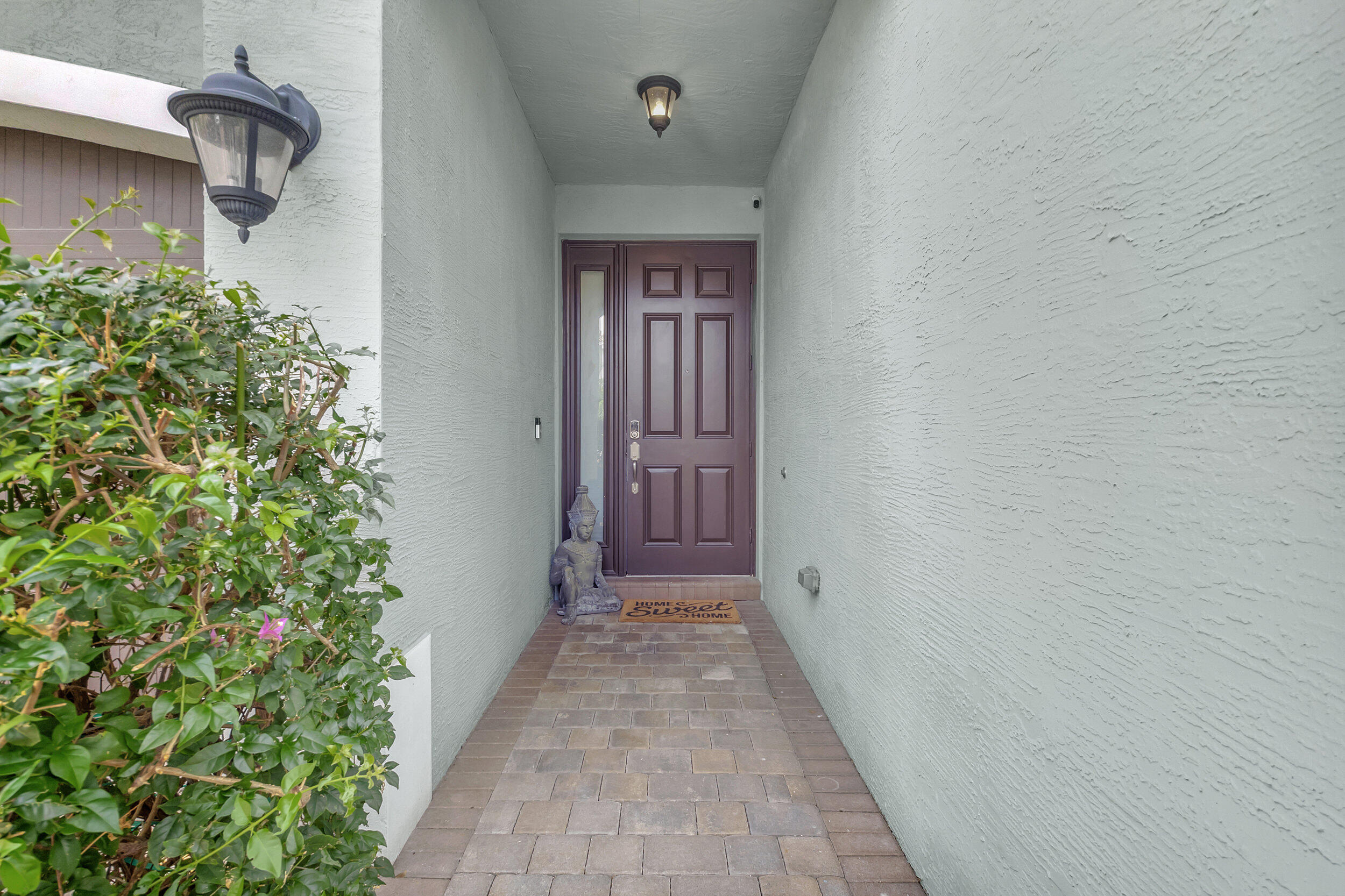 13810 Moss Agate Avenue