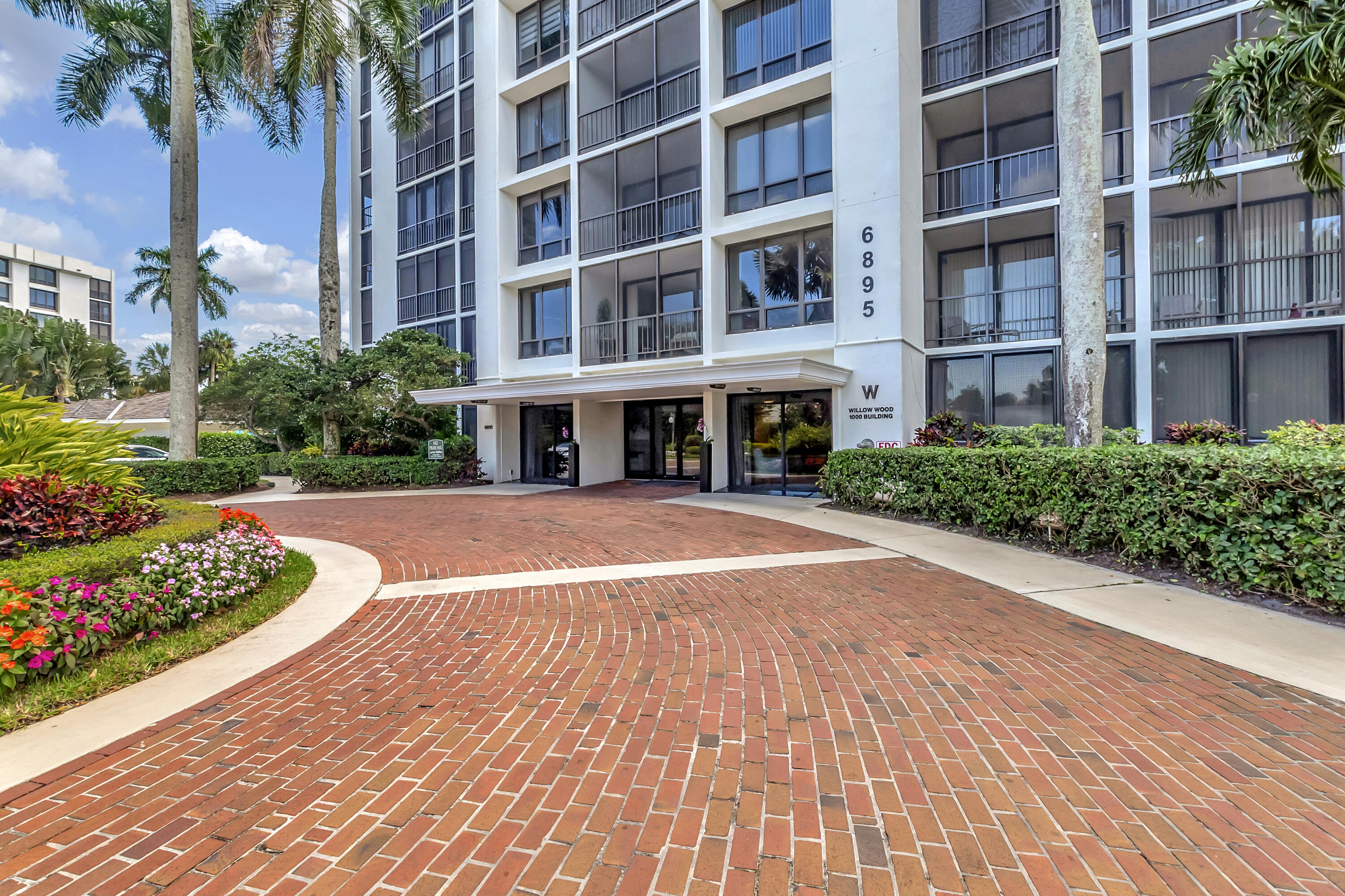 6895 Willow Wood Drive 1012