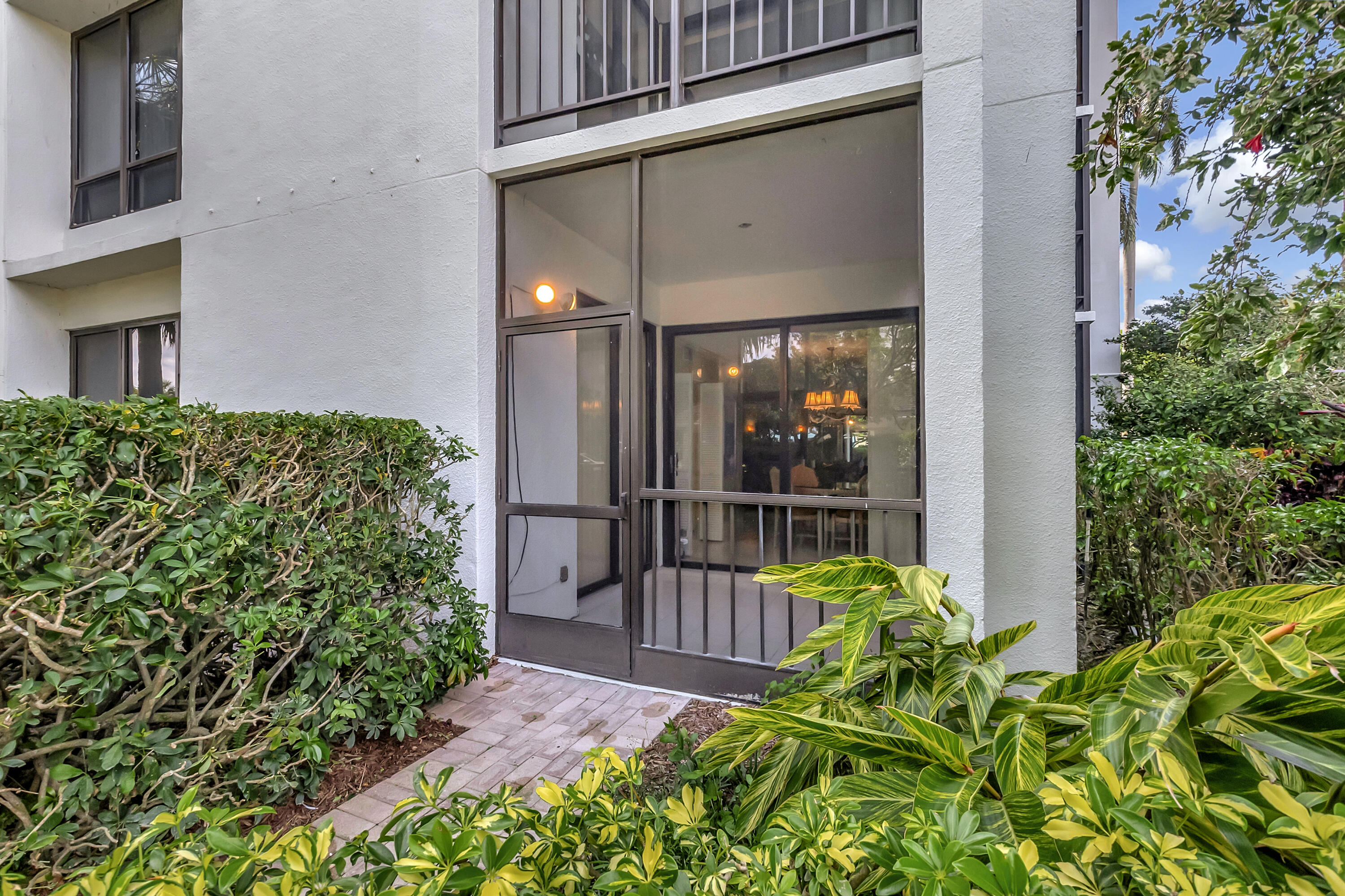 6895 Willow Wood Drive 1012