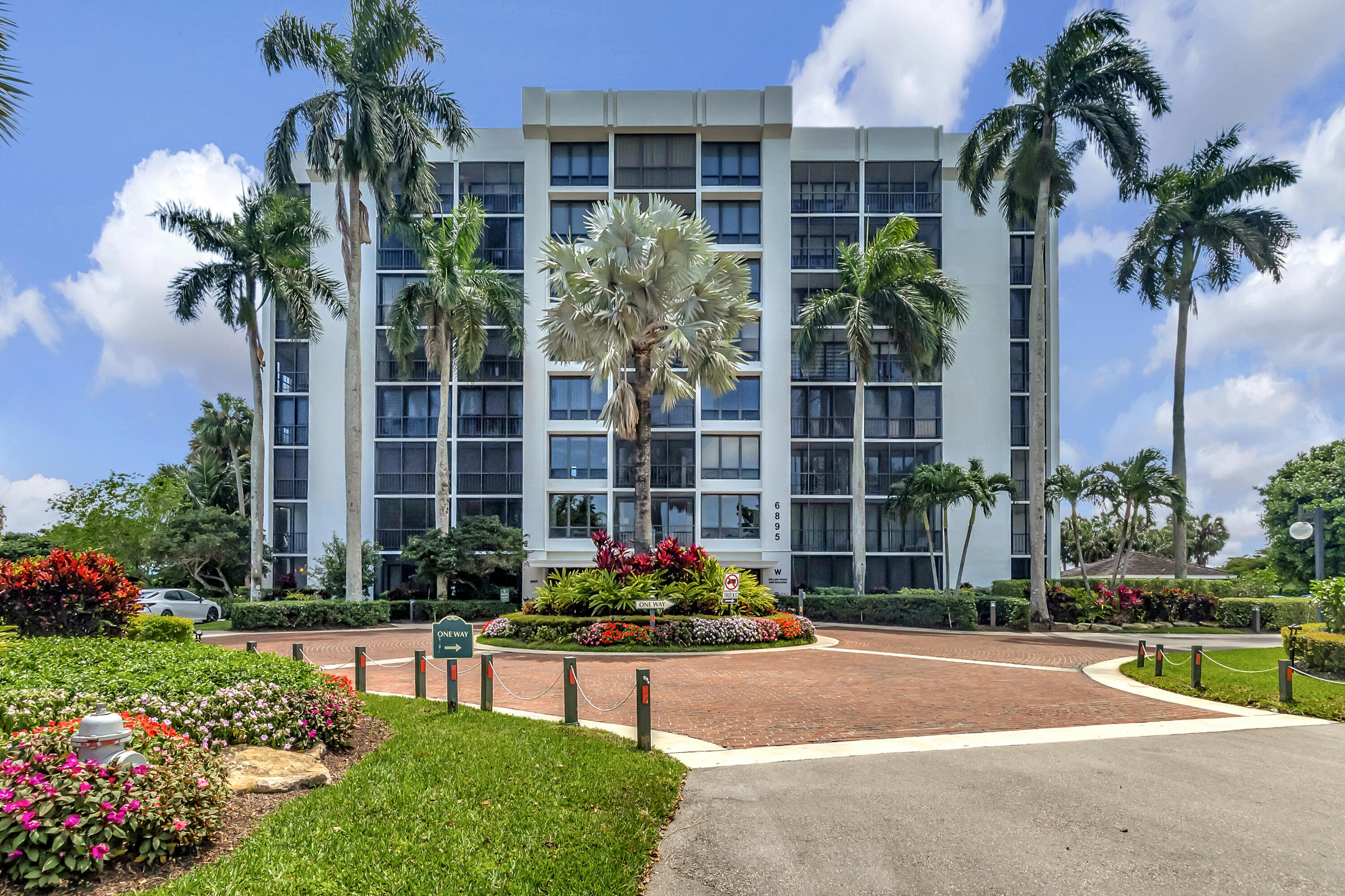 6895 Willow Wood Drive 1012