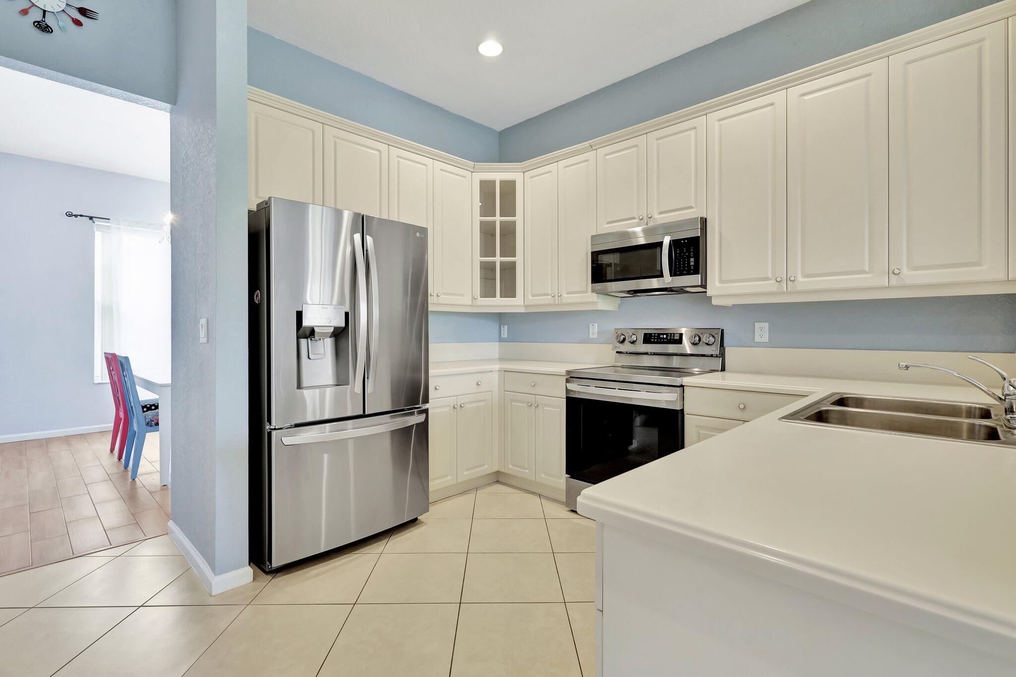 9883 Savannah Estates Drive