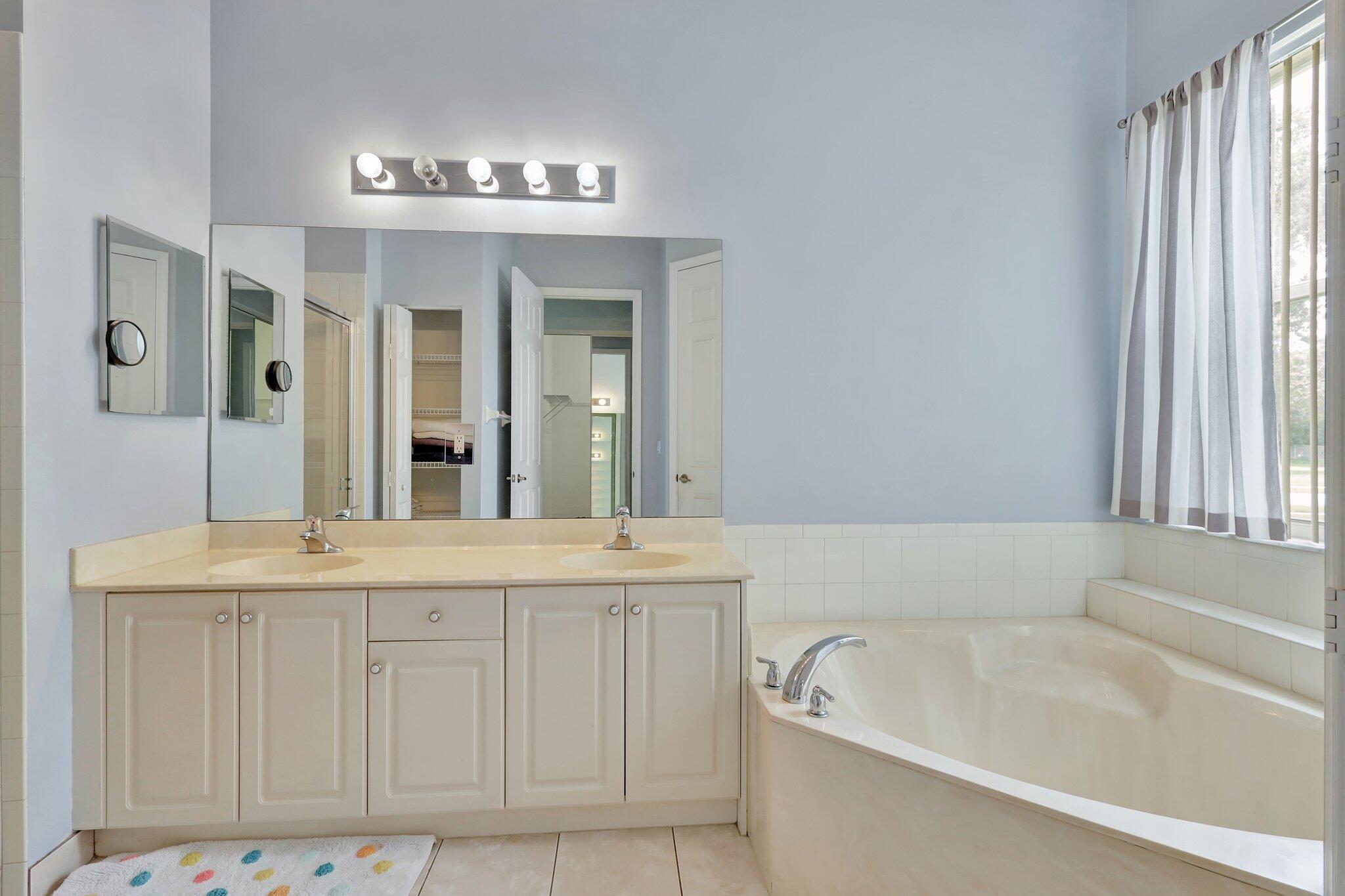 9883 Savannah Estates Drive