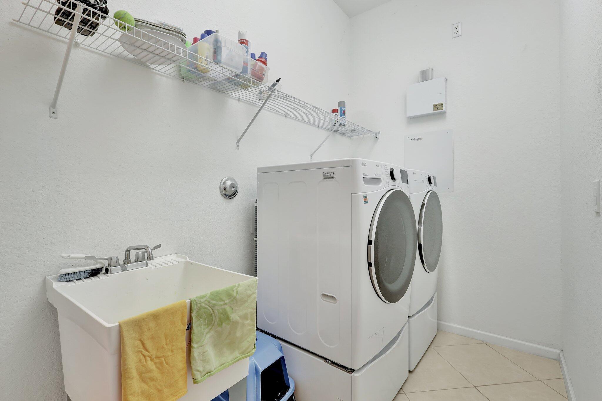 9883 Savannah Estates Drive