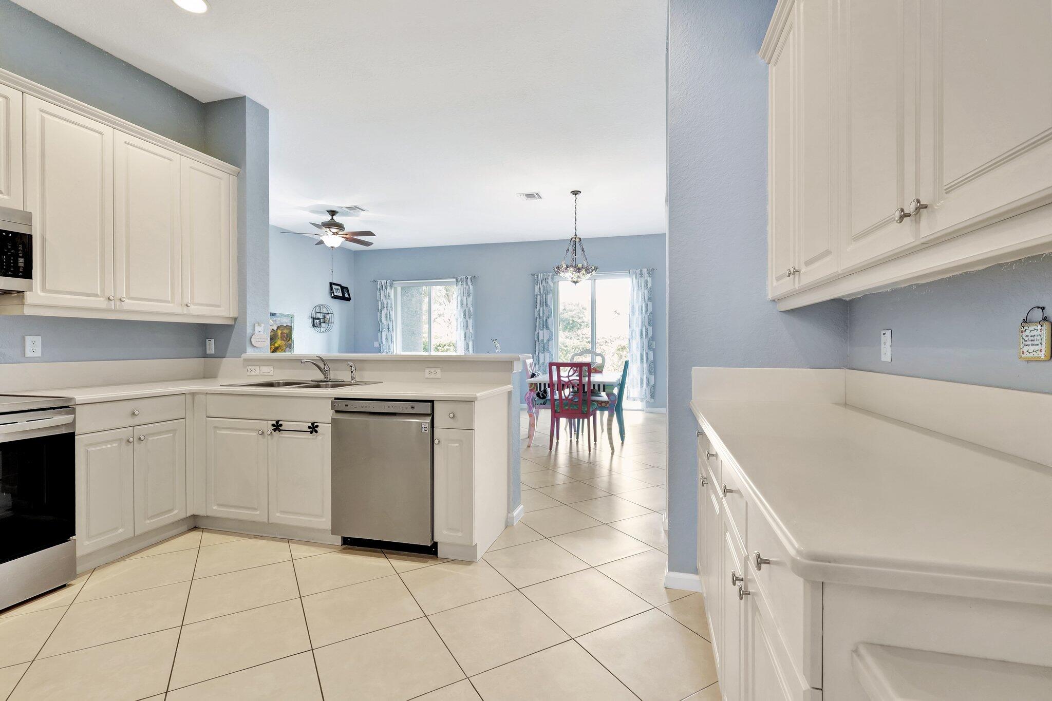 9883 Savannah Estates Drive